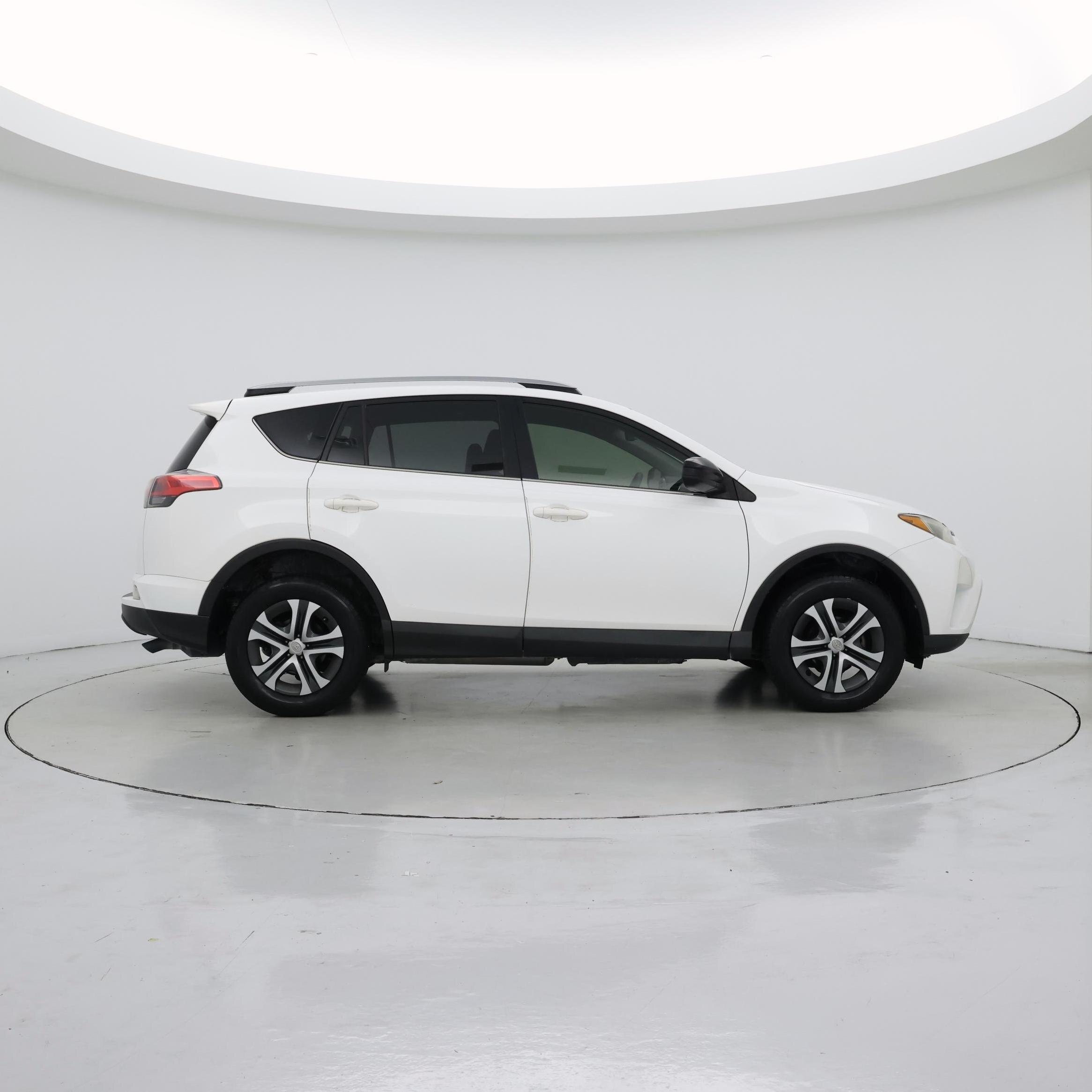 Thumbnail: 2018 Toyota RAV4 - 7