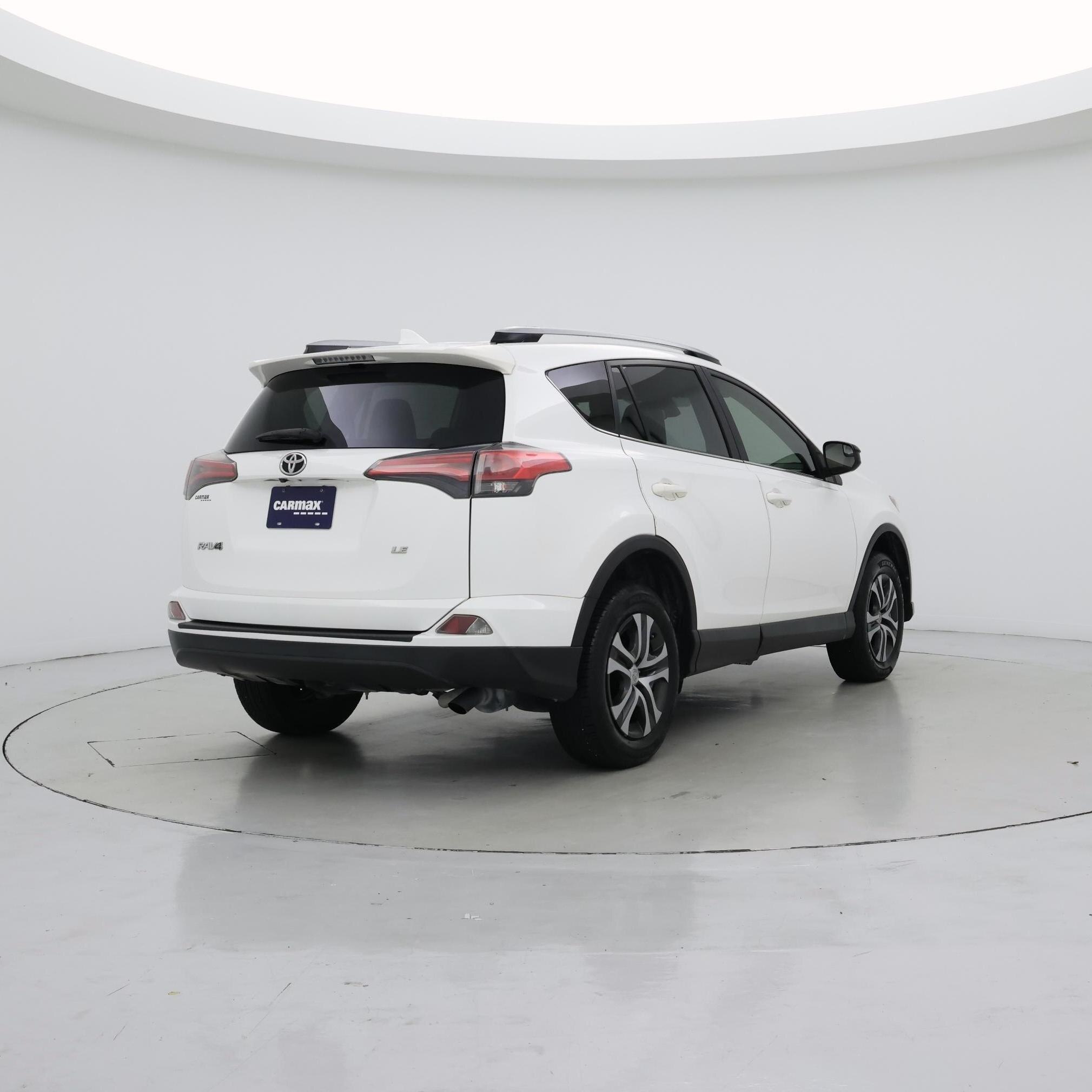 Thumbnail: 2018 Toyota RAV4 - 8