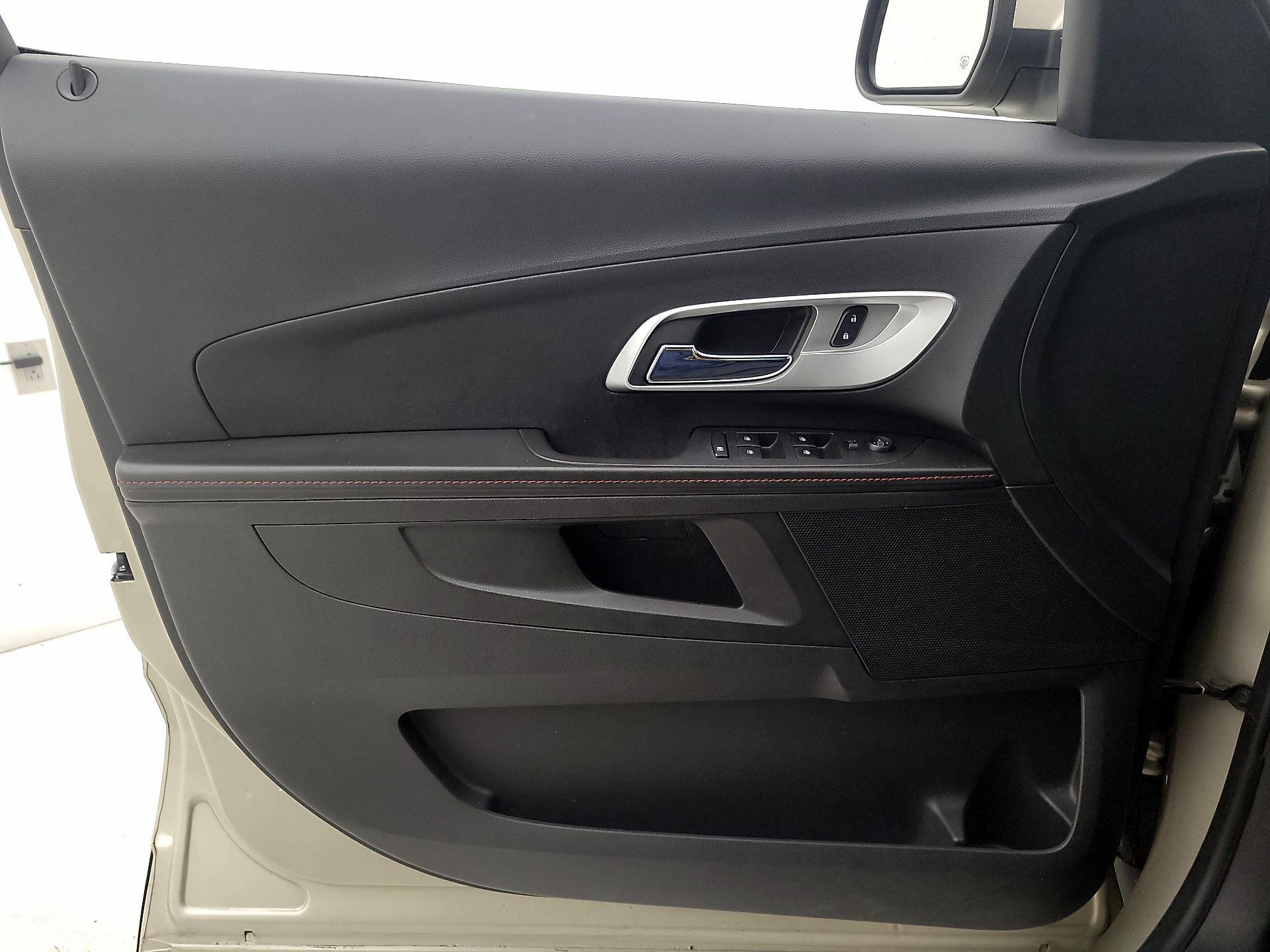 Thumbnail: 2015 Chevrolet Equinox - 12