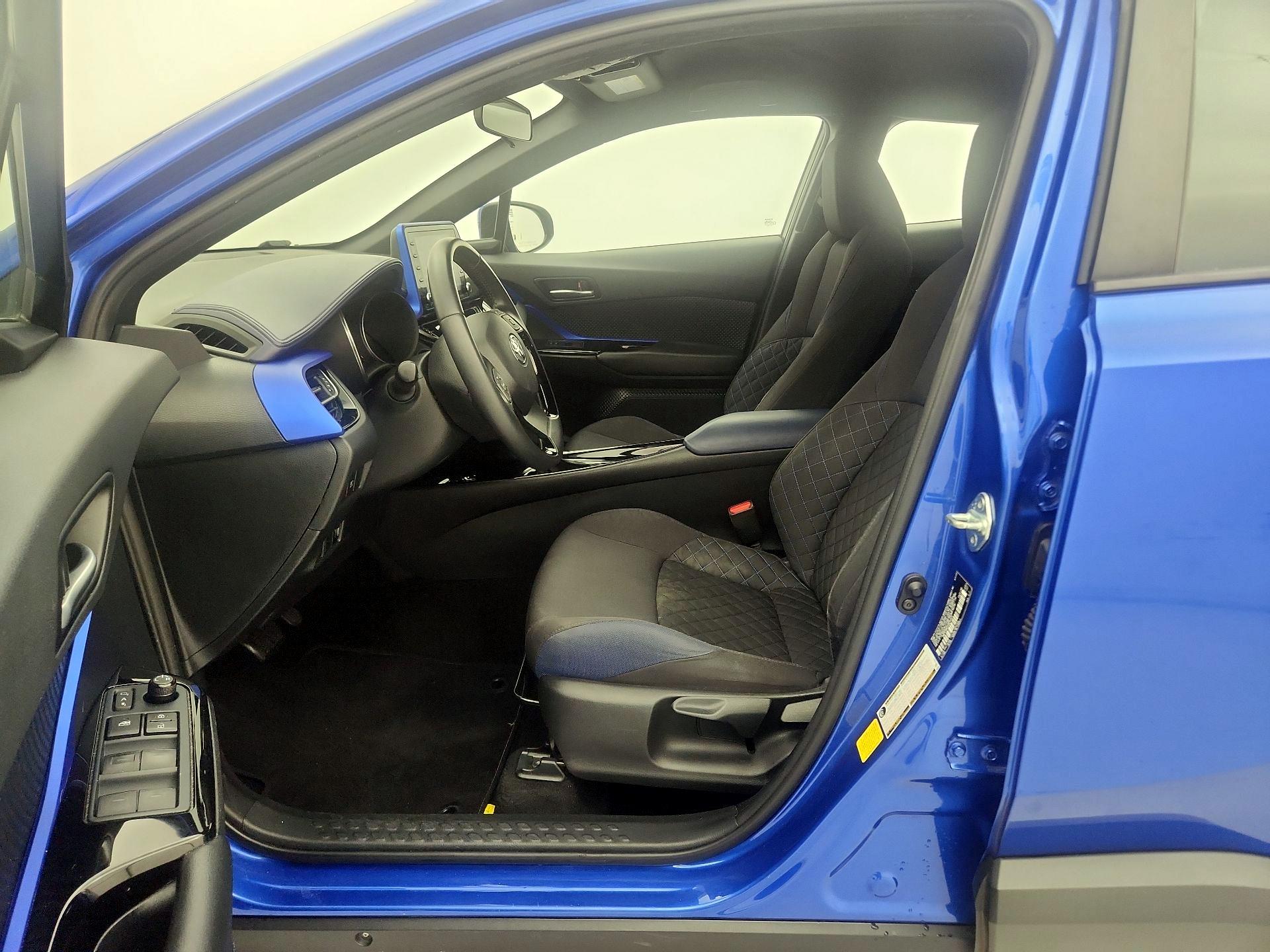 Thumbnail: 2022 Toyota C-HR - 11