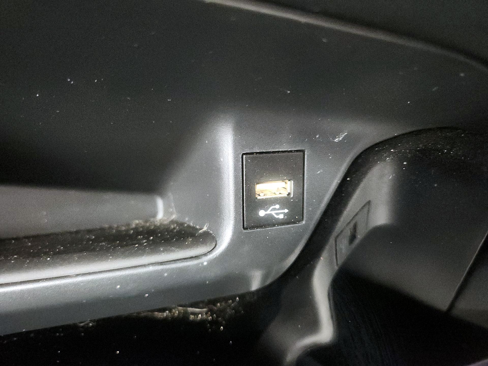 Thumbnail: 2022 Toyota C-HR - 18