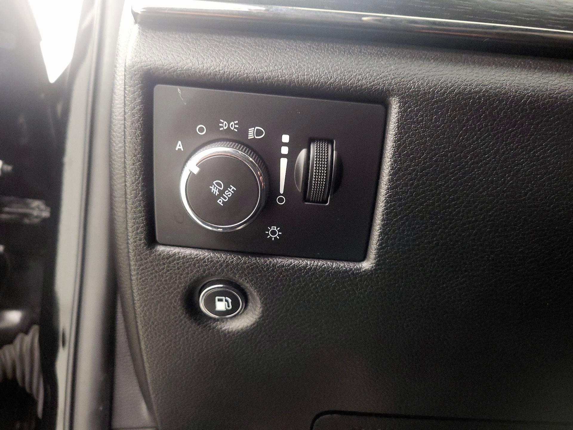 Thumbnail: 2020 Jeep Grand Cherokee - 13