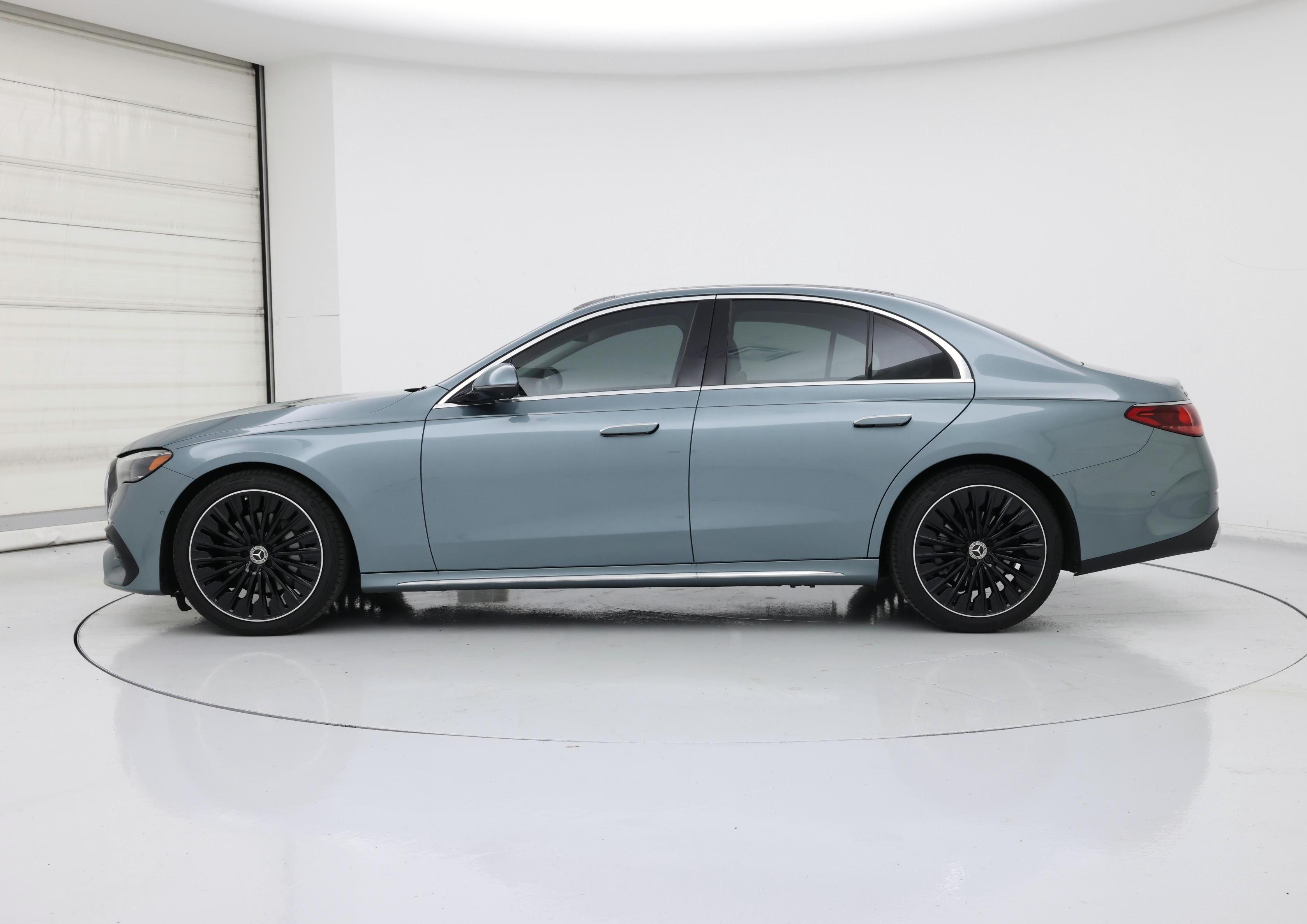 Thumbnail: 2024 Mercedes-Benz E-Class - 3