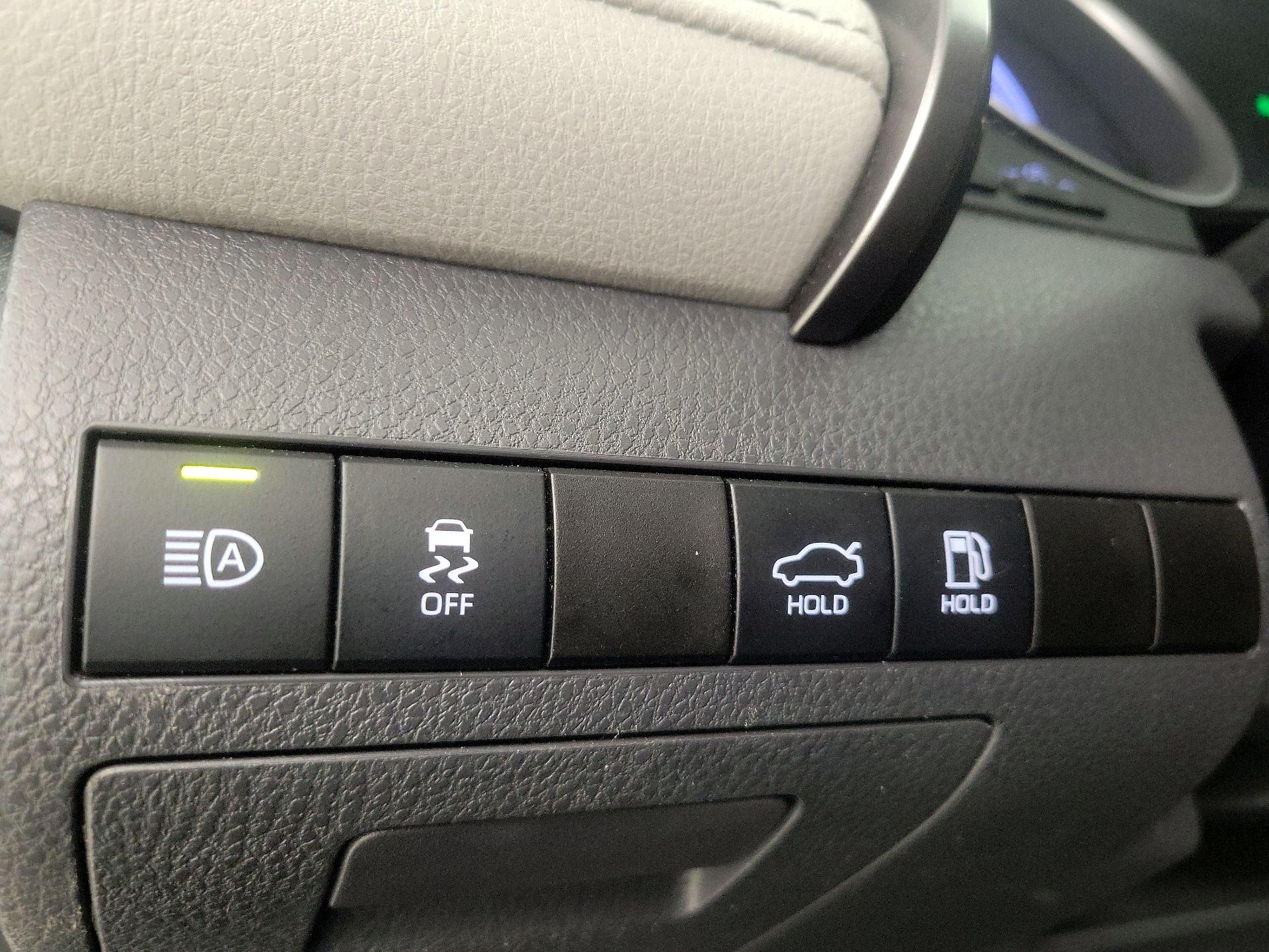 Thumbnail: 2022 Toyota Camry - 13