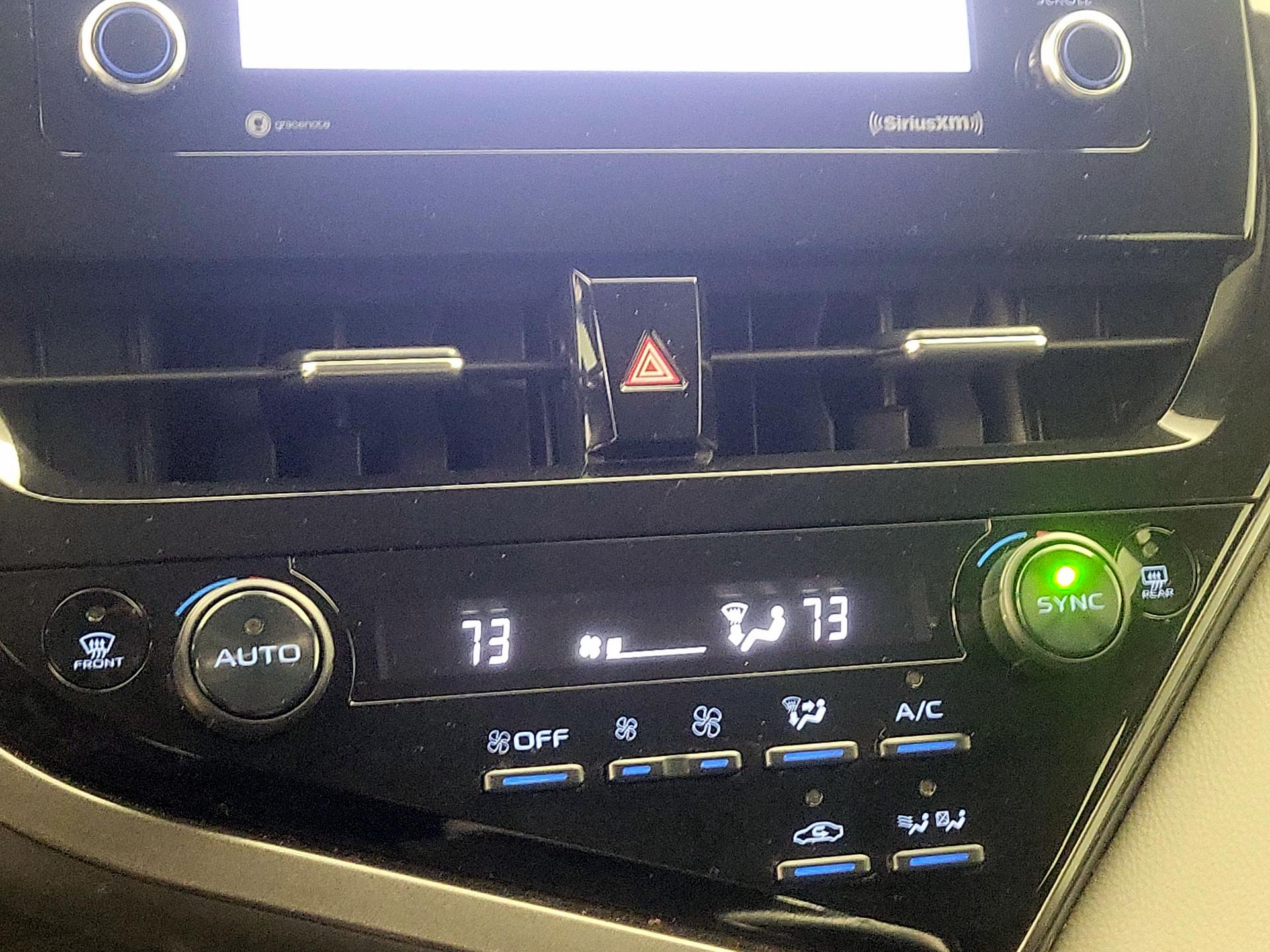 Thumbnail: 2022 Toyota Camry - 16