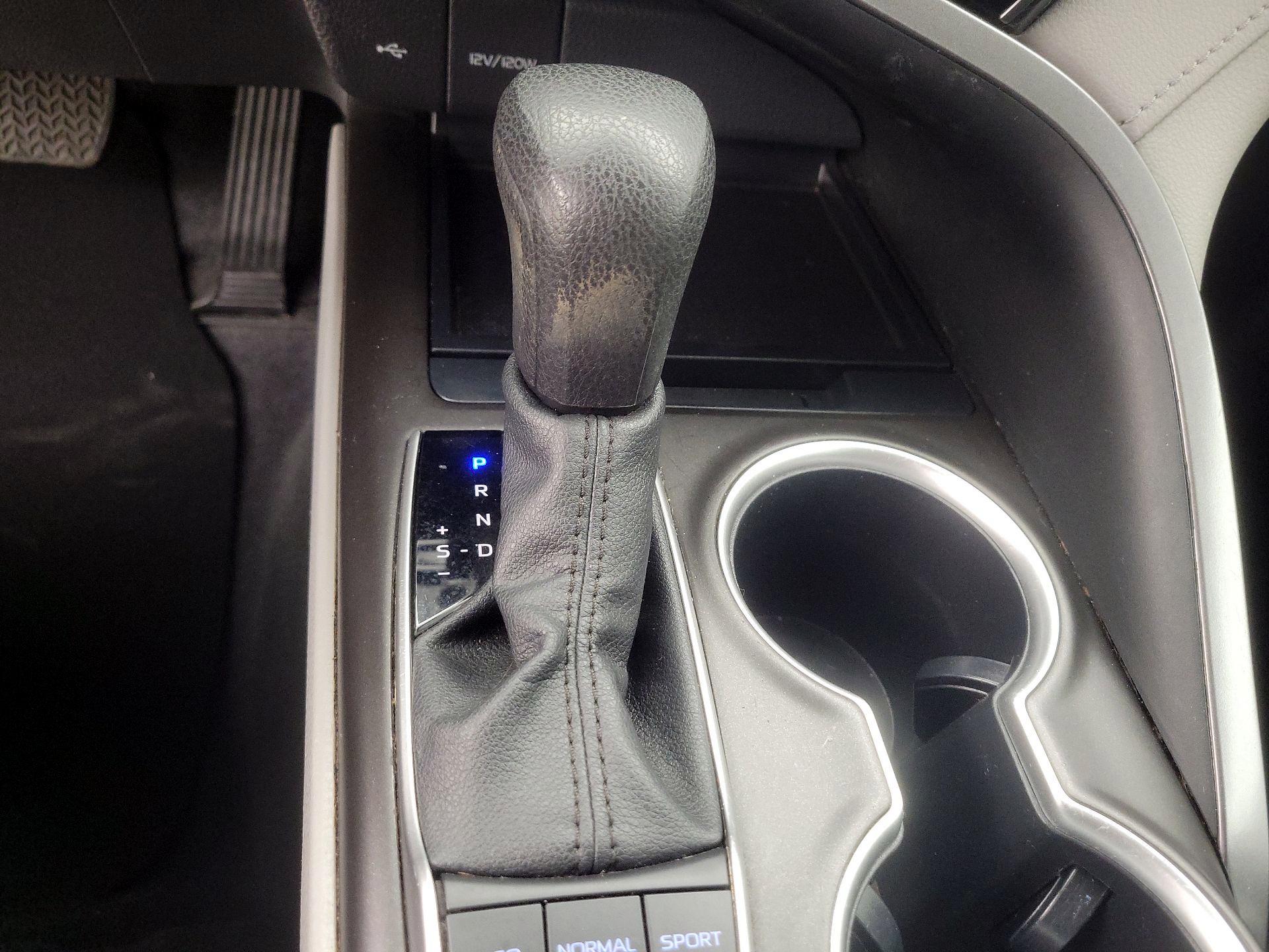 Thumbnail: 2022 Toyota Camry - 17