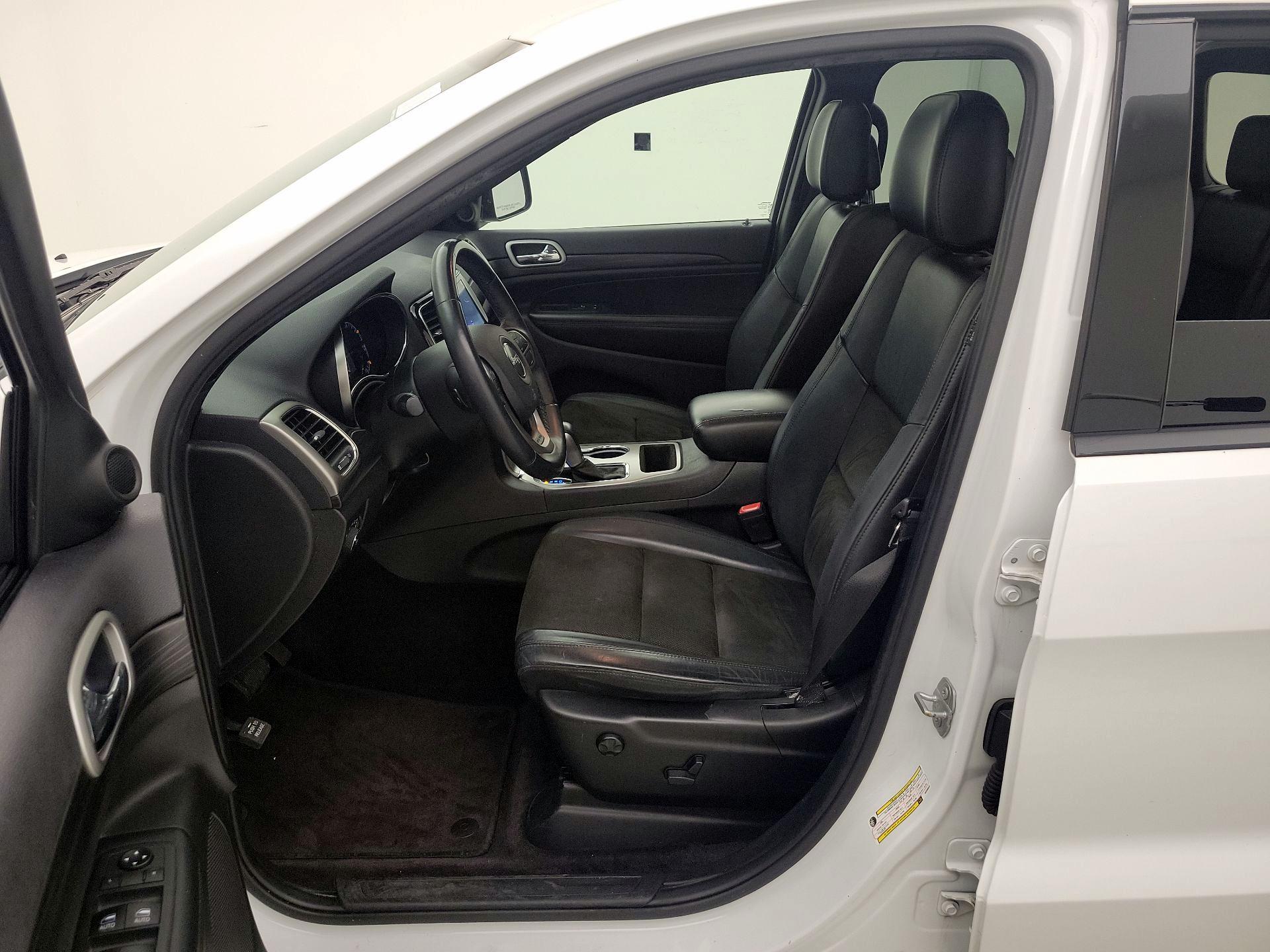 Thumbnail: 2019 Jeep Grand Cherokee - 11