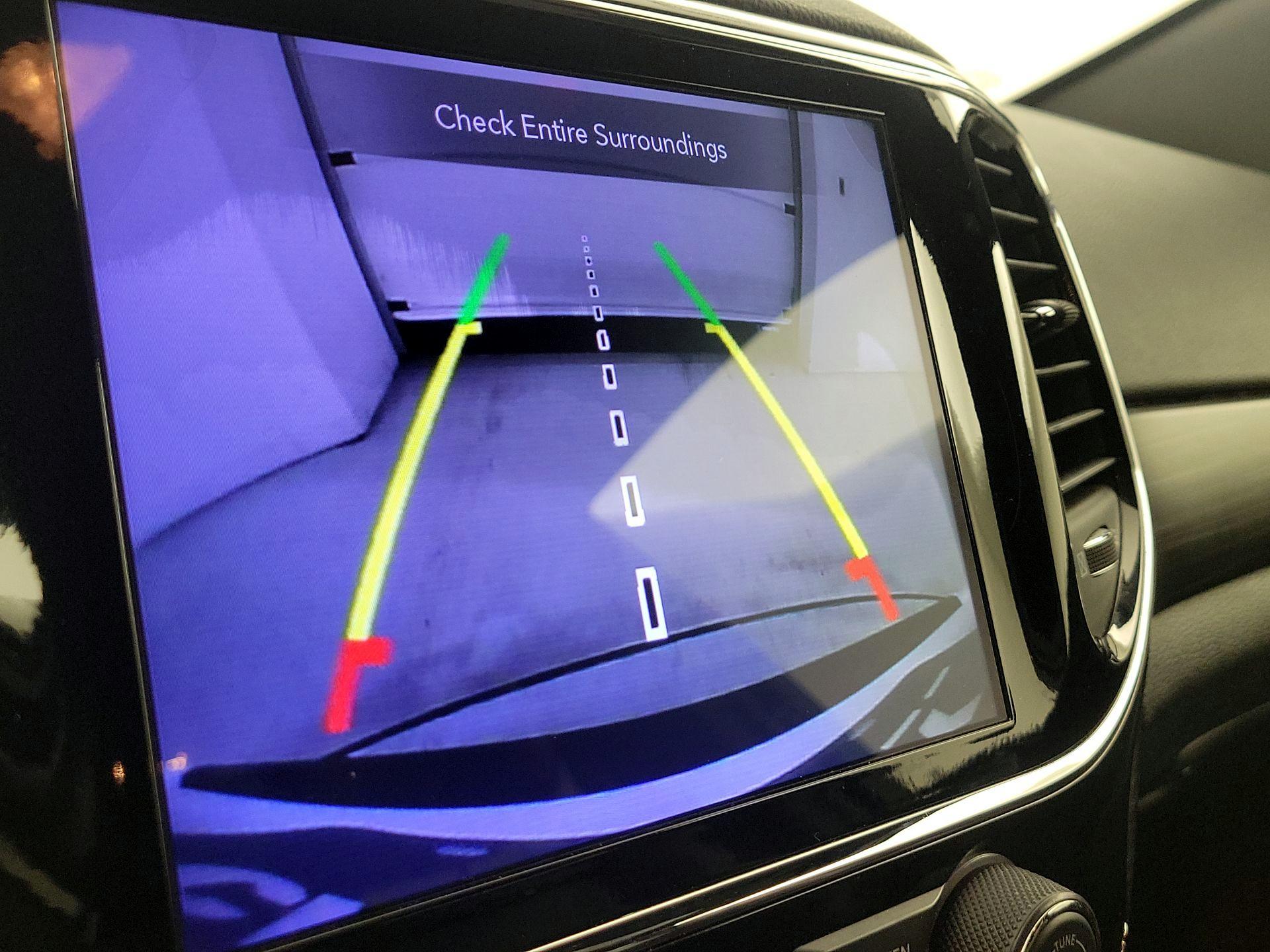 Thumbnail: 2019 Jeep Grand Cherokee - 15