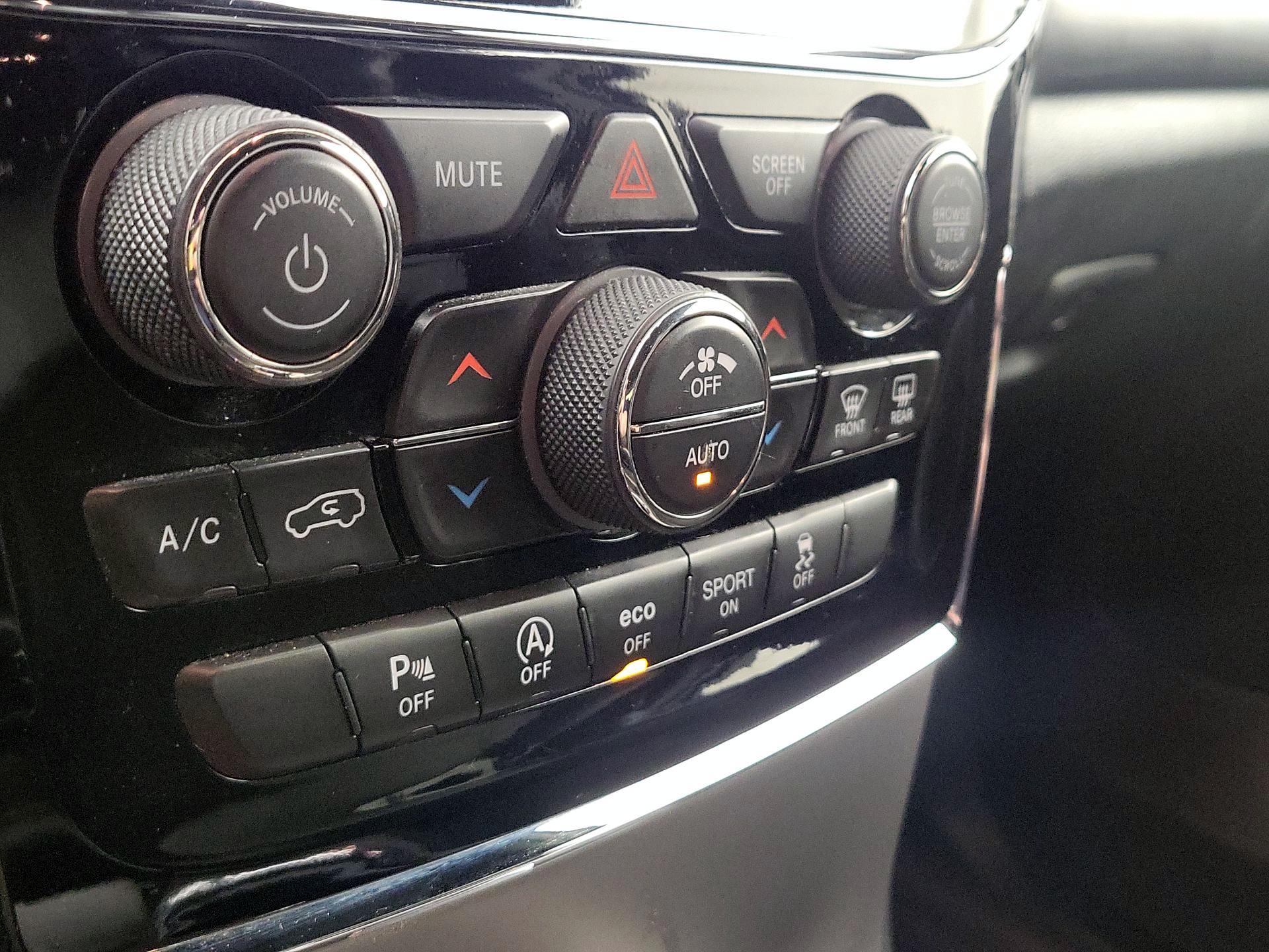 Thumbnail: 2019 Jeep Grand Cherokee - 17