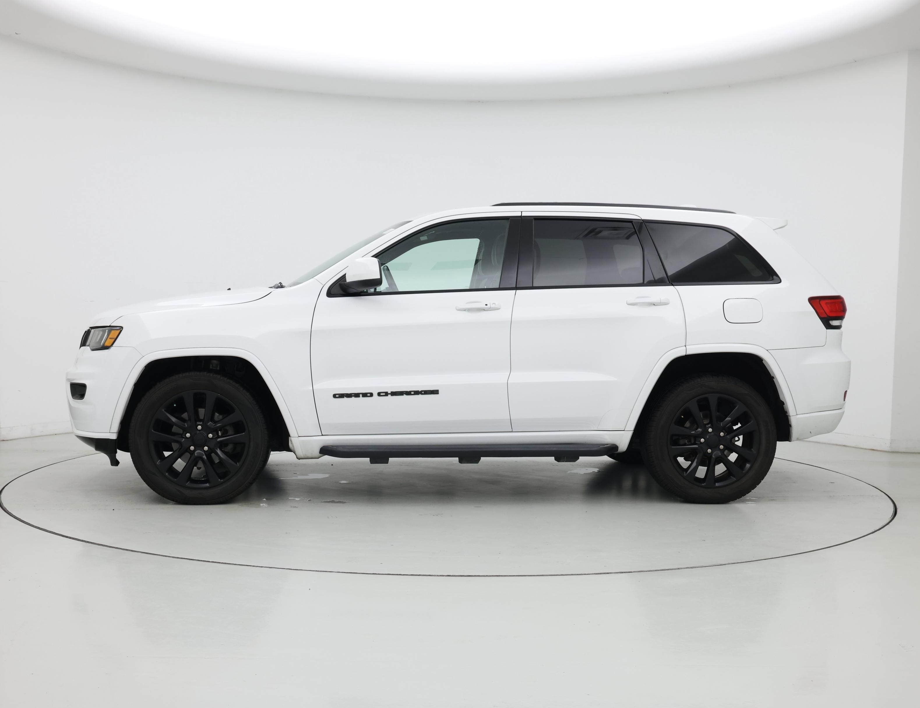 Thumbnail: 2019 Jeep Grand Cherokee - 3