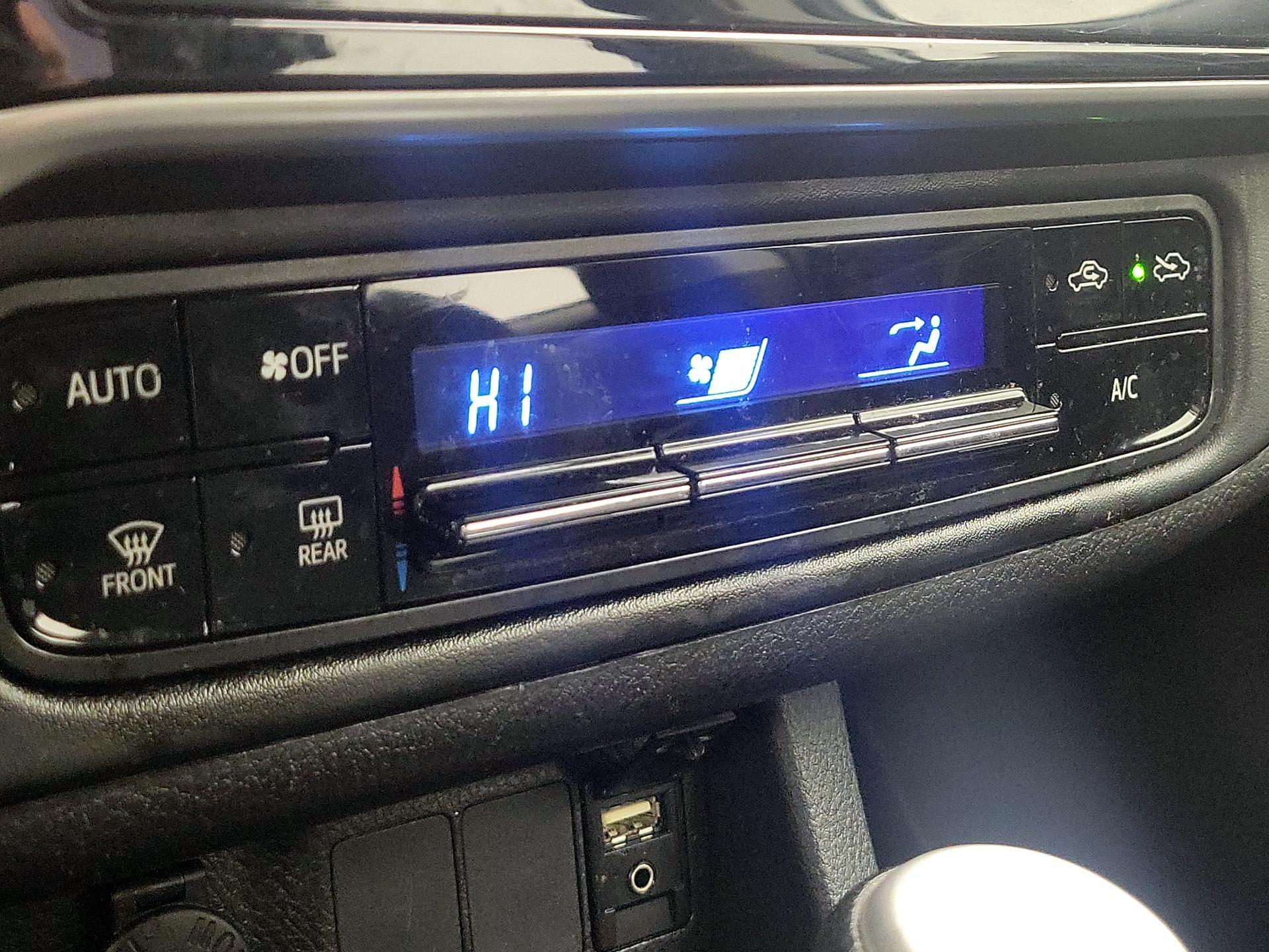 Thumbnail: 2017 Toyota Corolla - 16