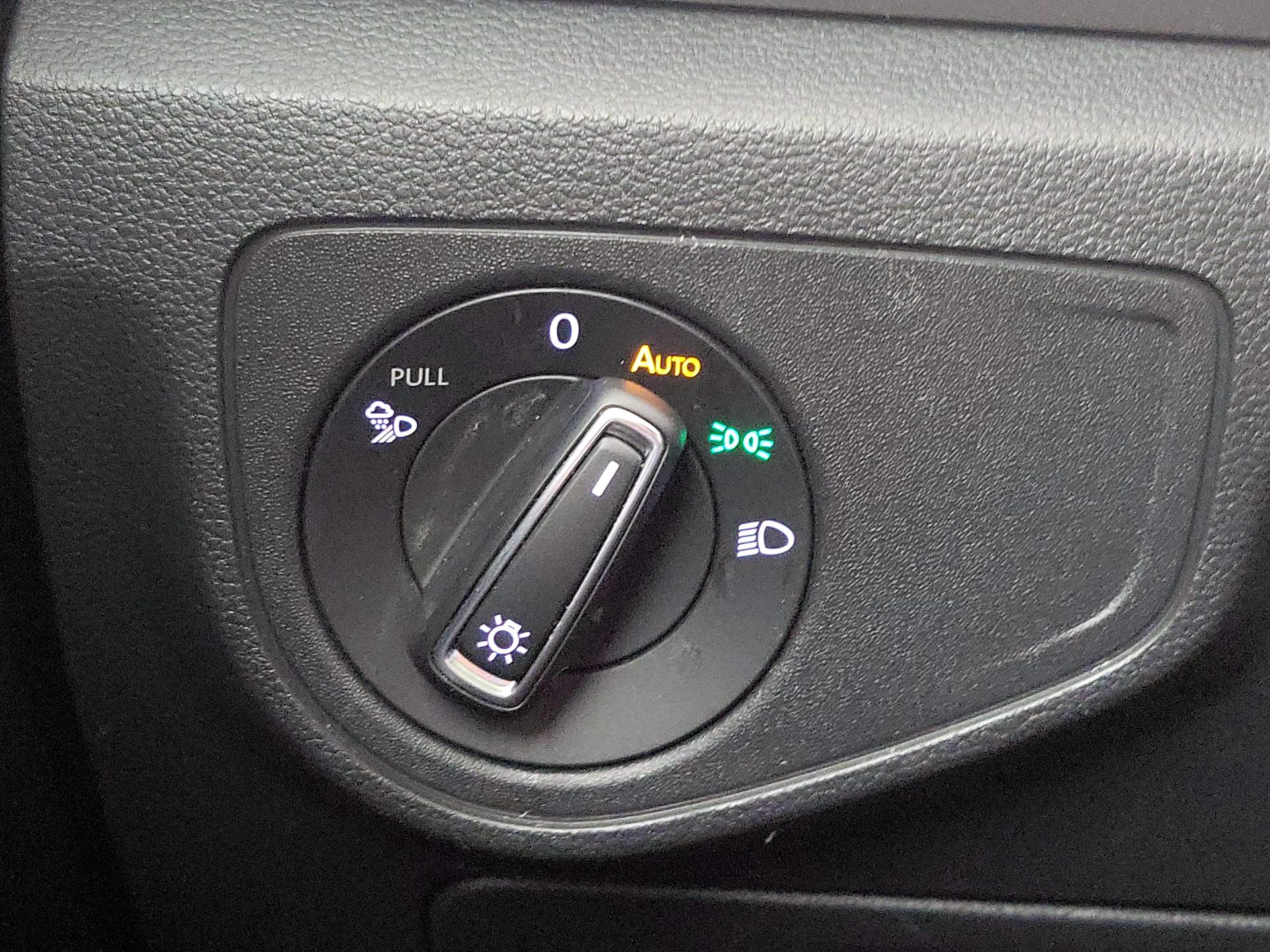 Thumbnail: 2021 Volkswagen Atlas - 13