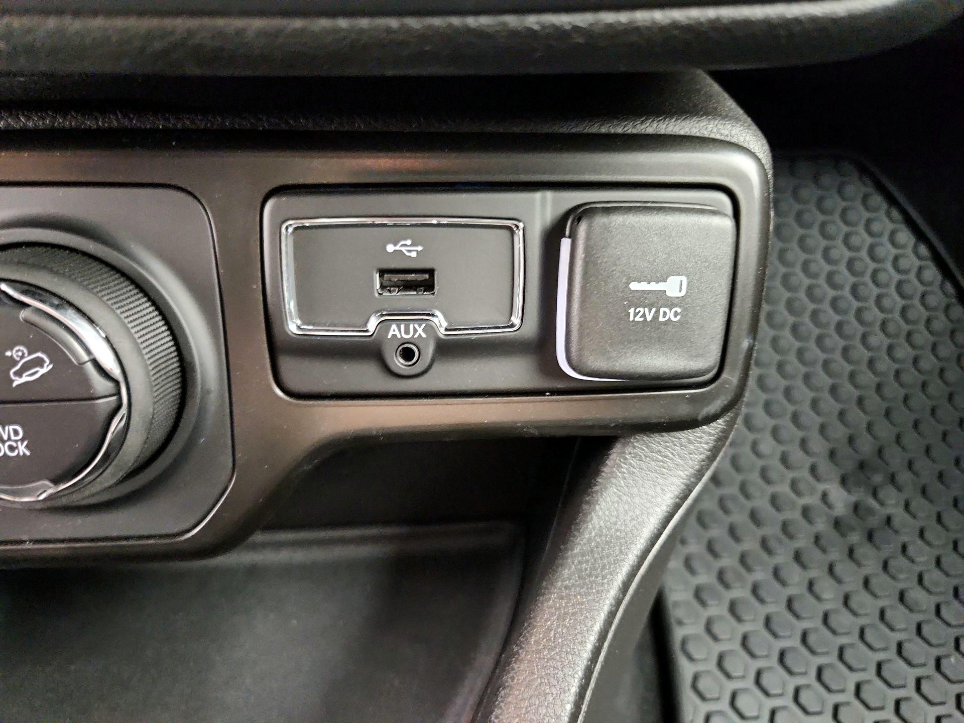 Thumbnail: 2023 Jeep Renegade - 19