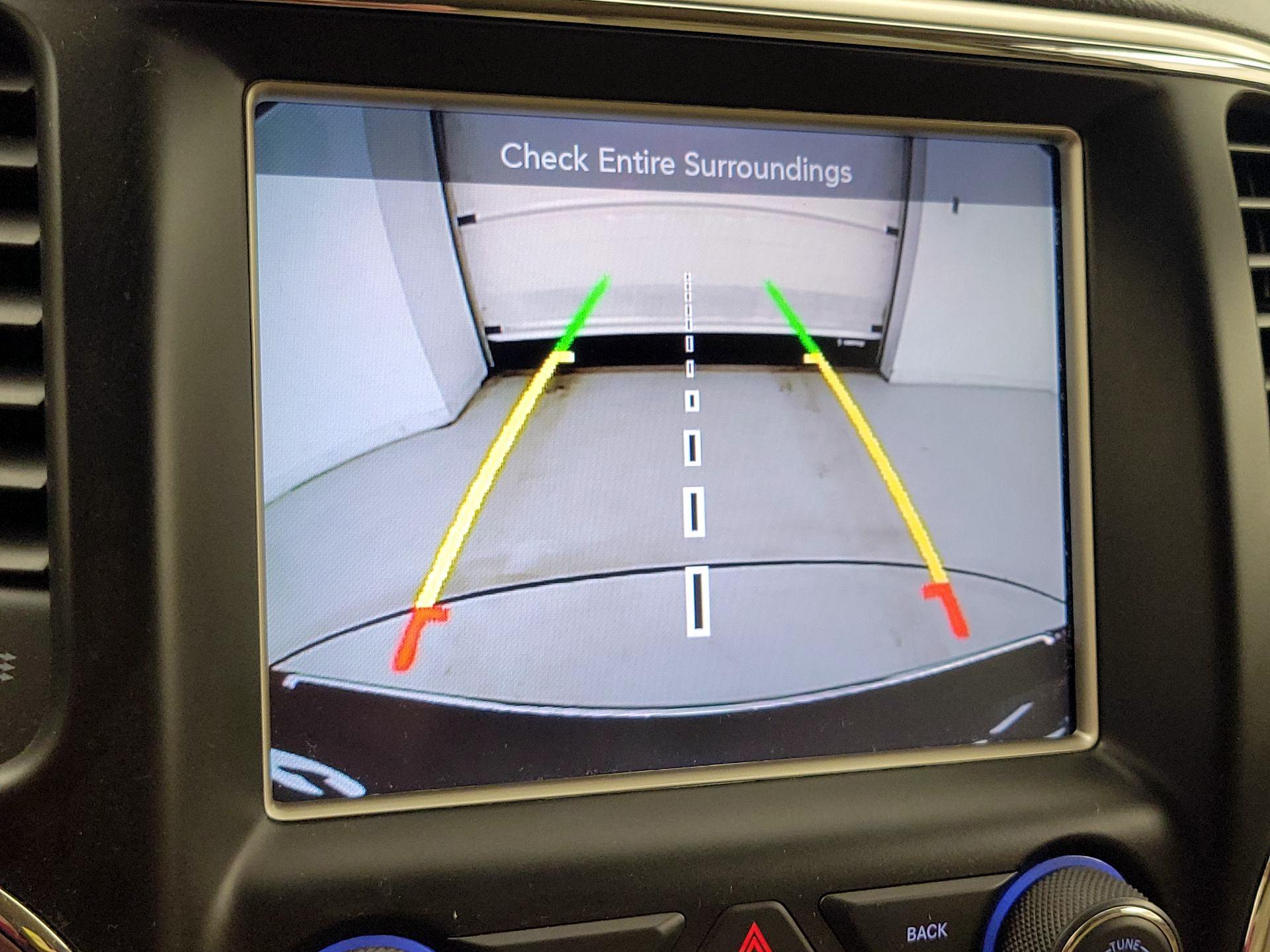 Thumbnail: 2015 Jeep Grand Cherokee - 15