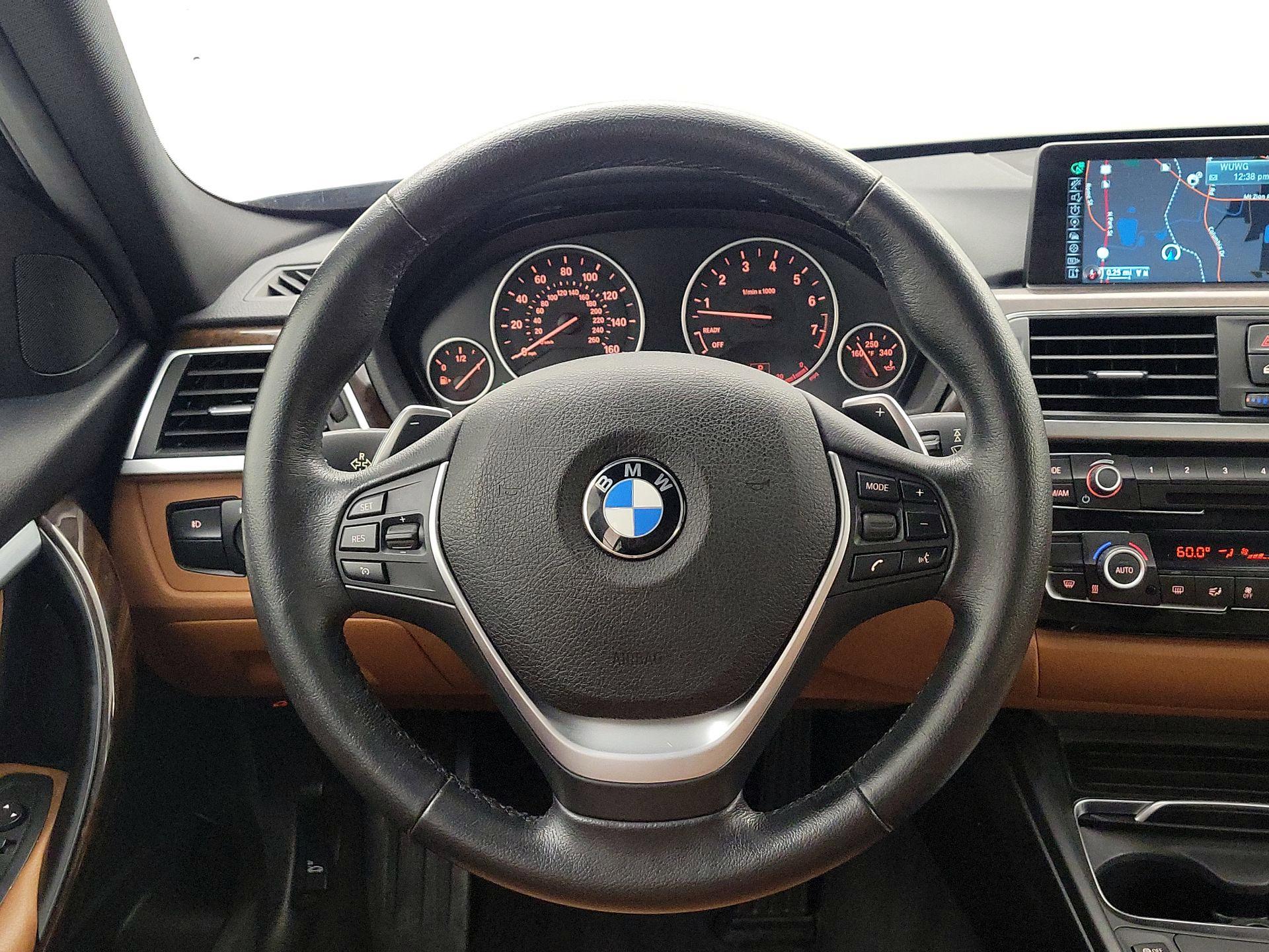 Thumbnail: 2016 BMW 3 Series - 10