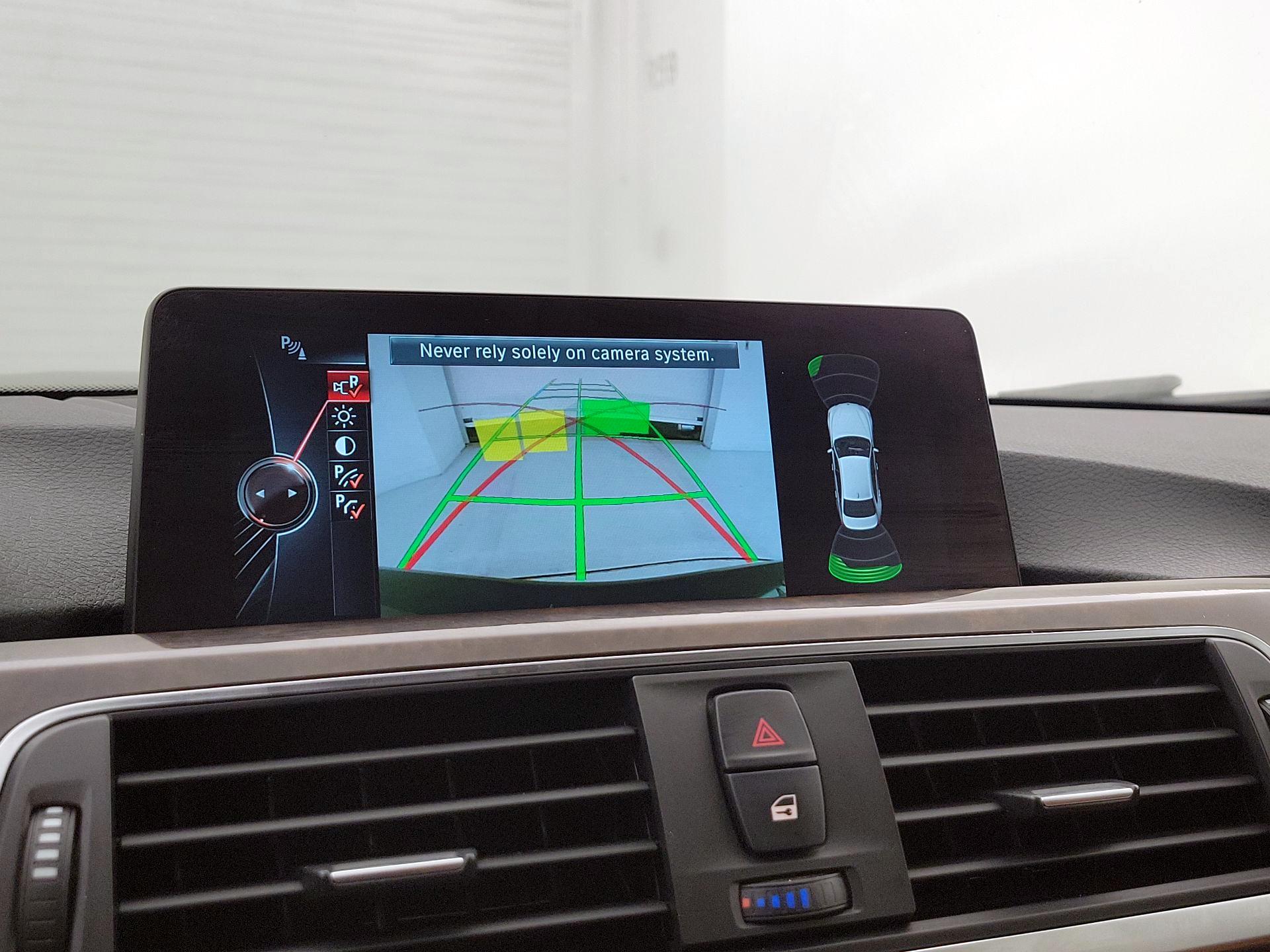 Thumbnail: 2016 BMW 3 Series - 15