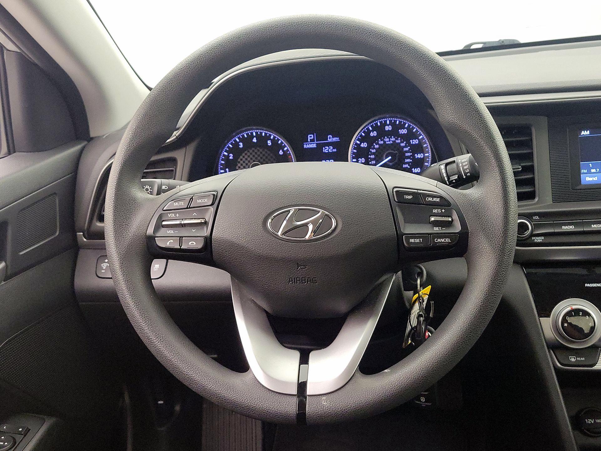 Thumbnail: 2019 Hyundai Elantra - 10