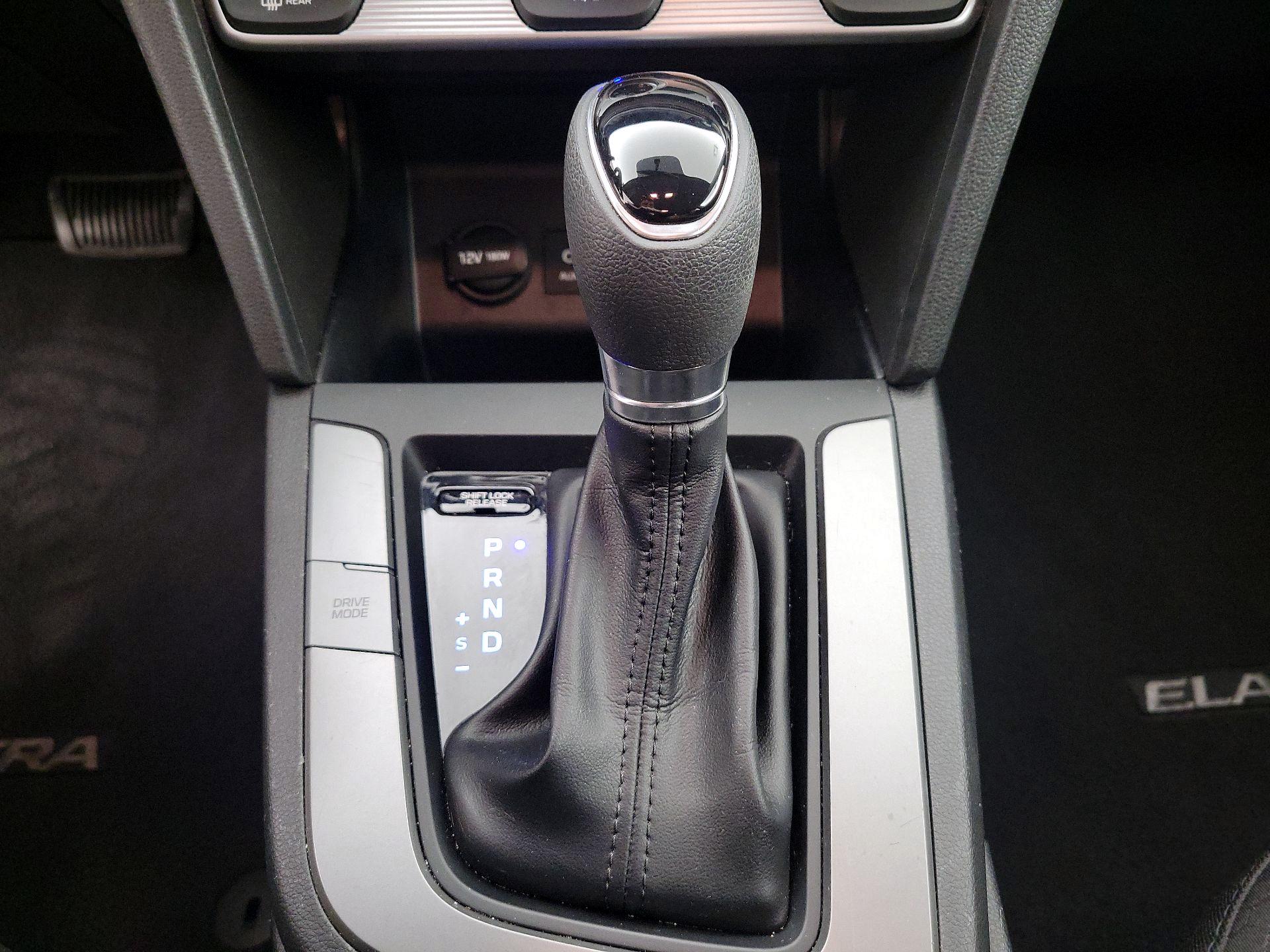 Thumbnail: 2019 Hyundai Elantra - 17