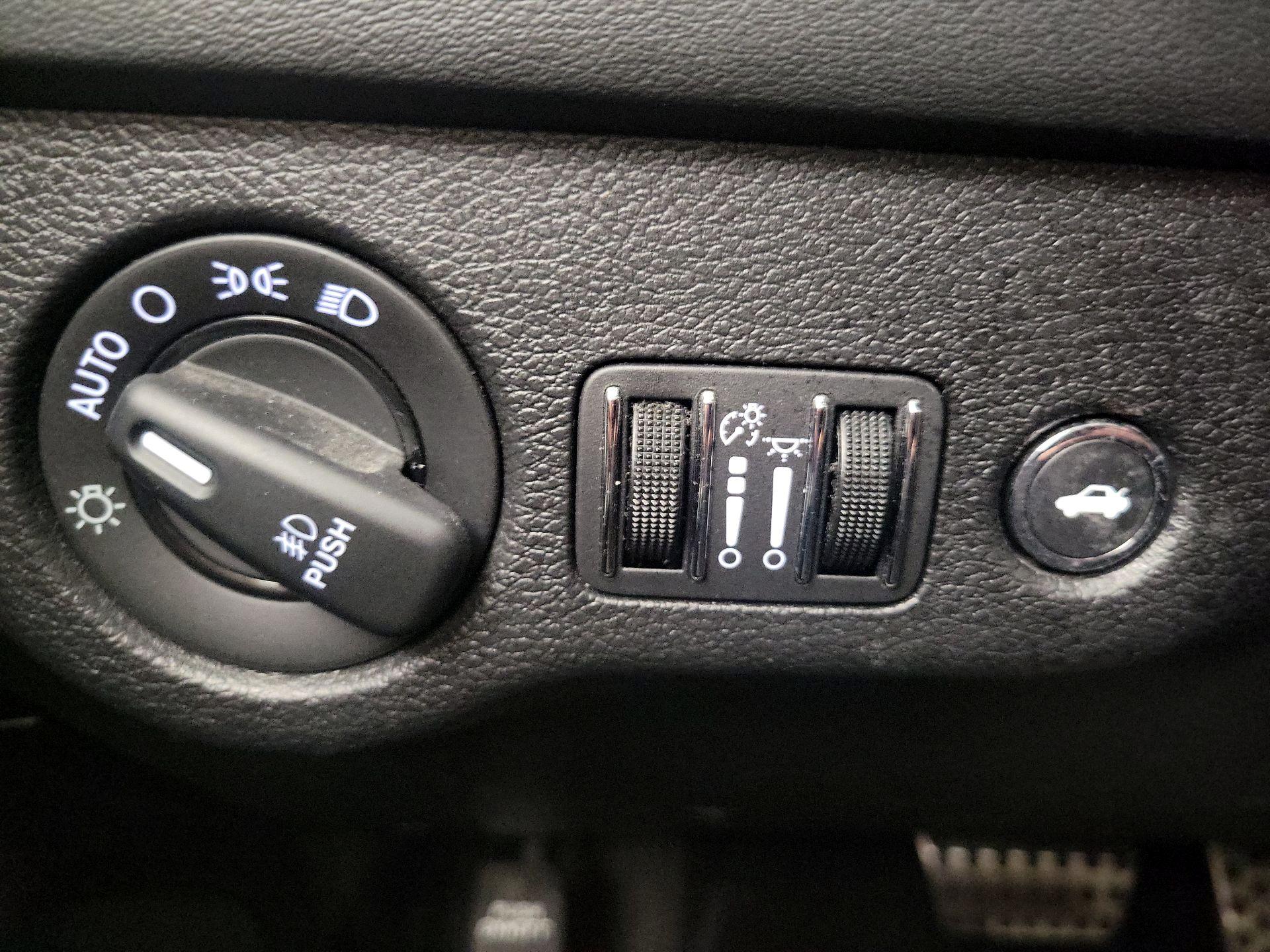 Thumbnail: 2019 Dodge Charger - 13