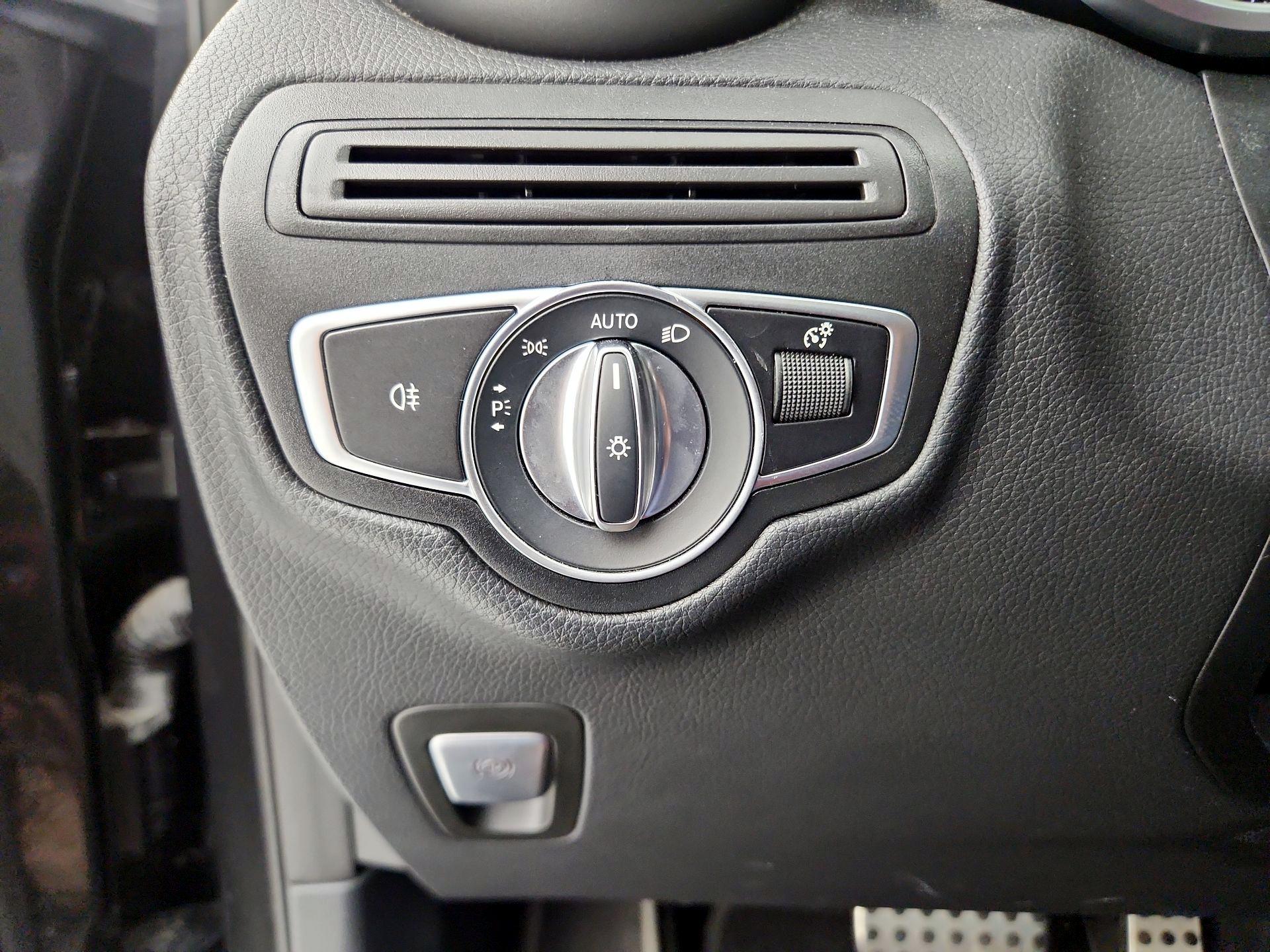 Thumbnail: 2021 Mercedes-Benz GLC - 13