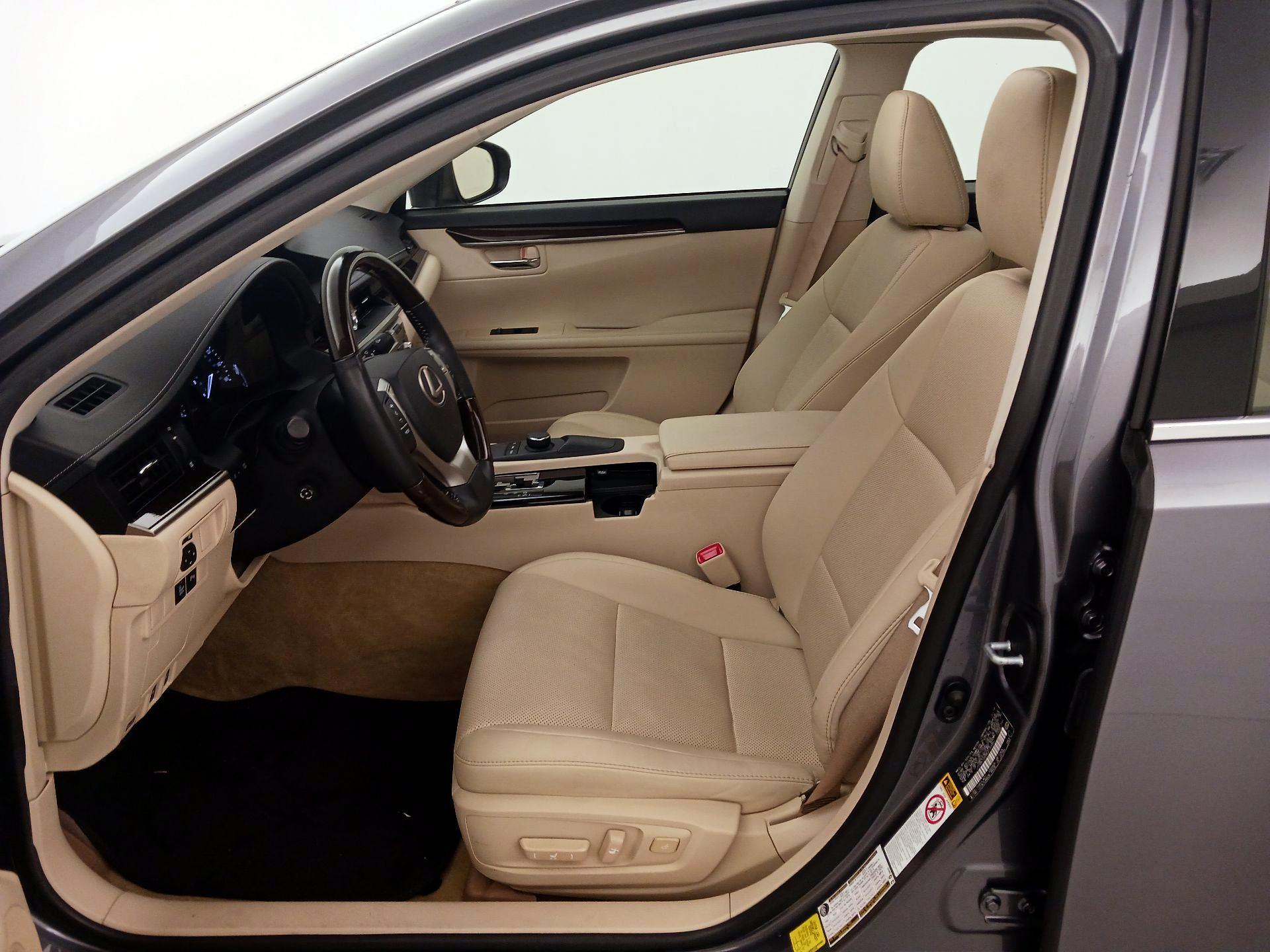 Thumbnail: 2014 Lexus ES - 11