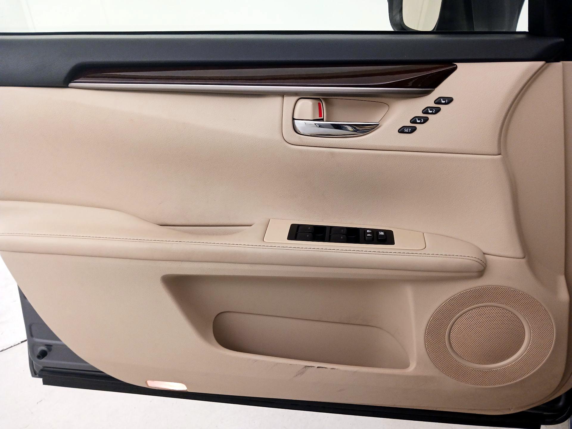 Thumbnail: 2014 Lexus ES - 12