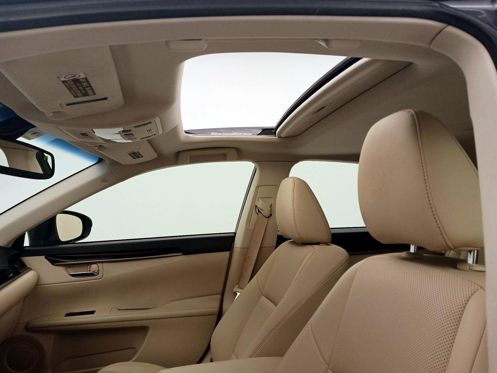 Thumbnail: 2014 Lexus ES - 19