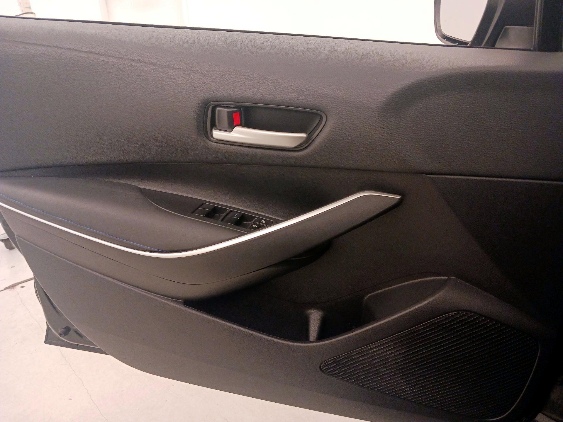 Thumbnail: 2021 Toyota Corolla - 12