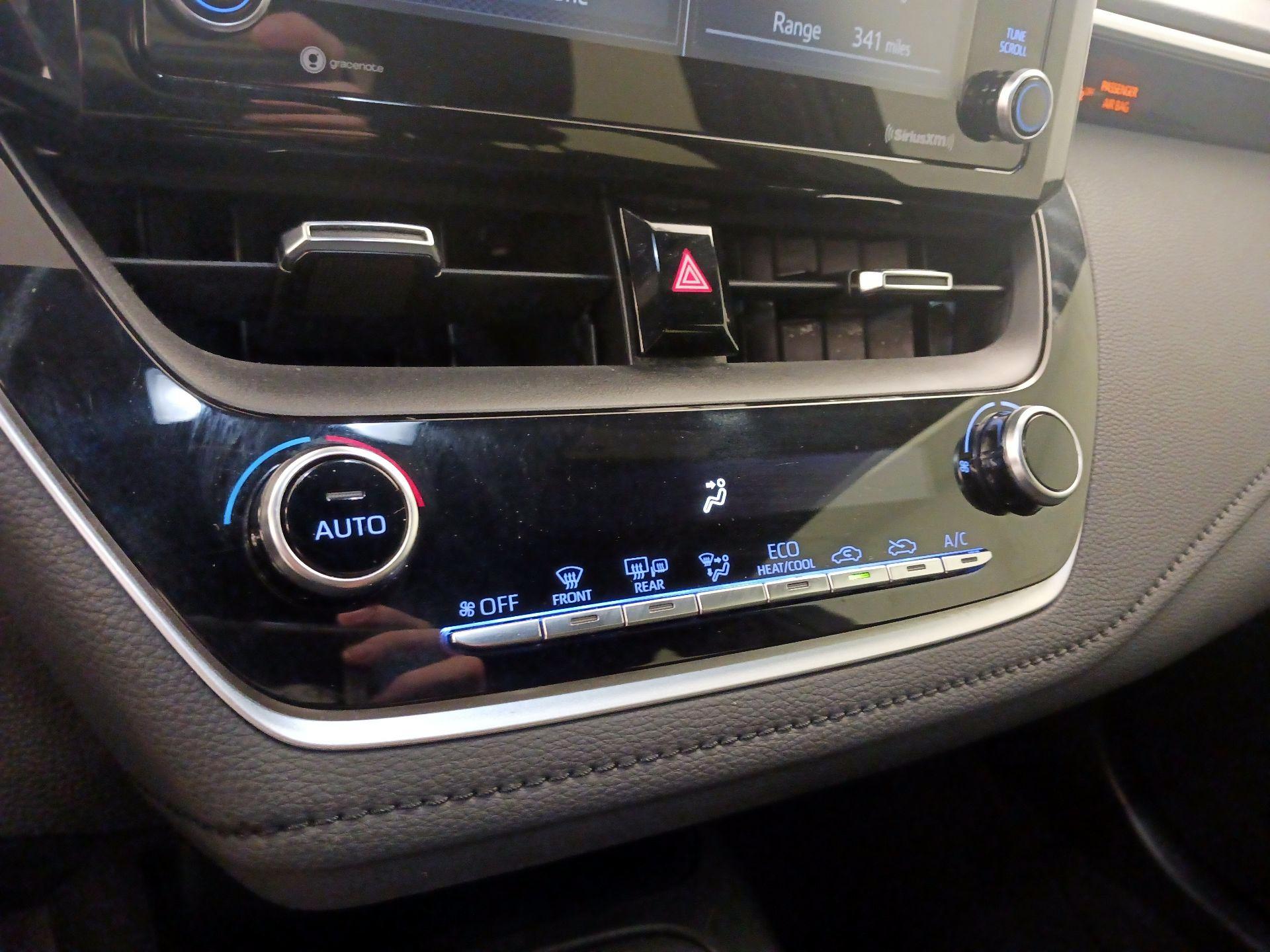 Thumbnail: 2021 Toyota Corolla - 16