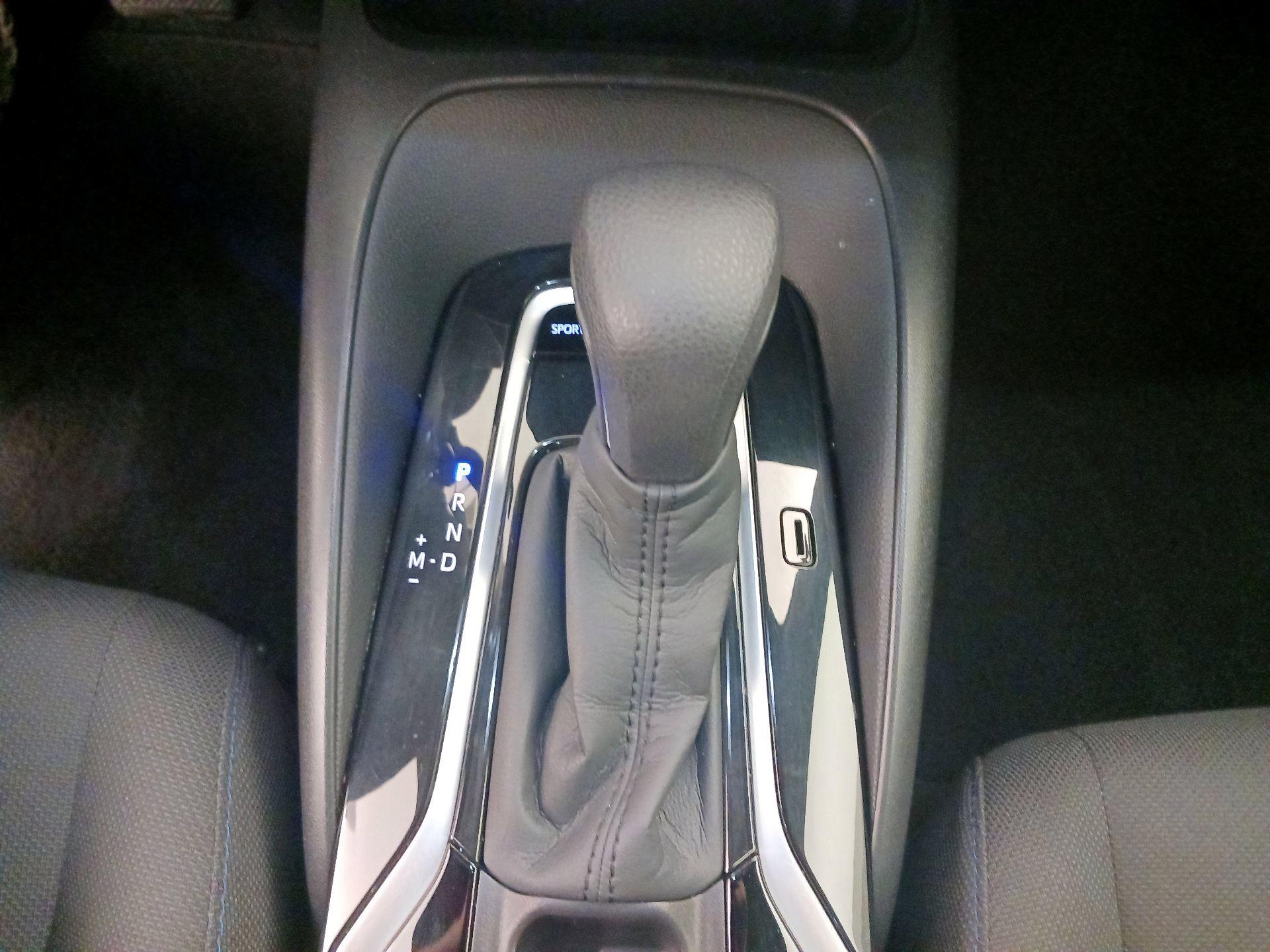 Thumbnail: 2021 Toyota Corolla - 17