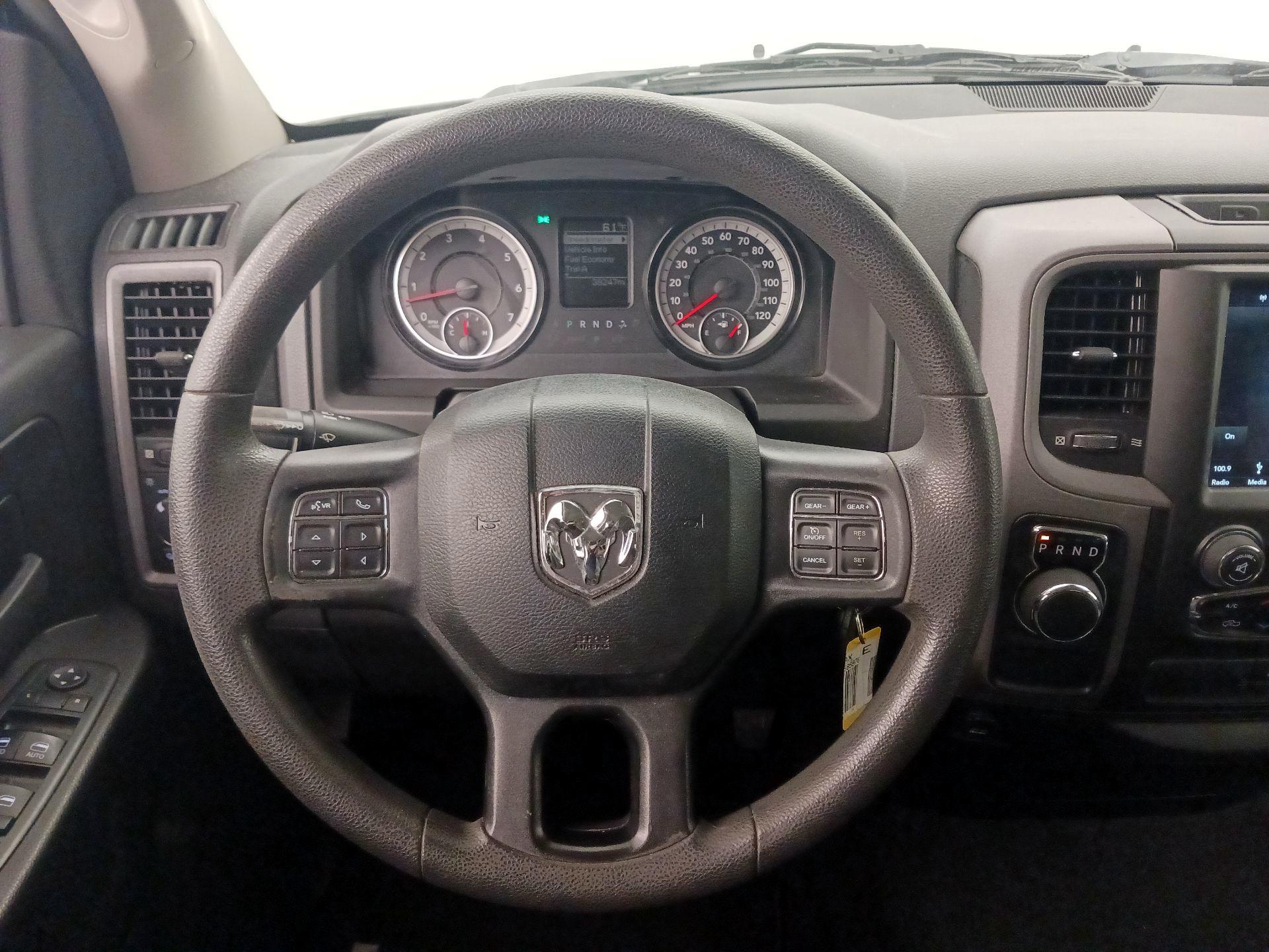 Thumbnail: 2019 RAM 1500 Classic - 10