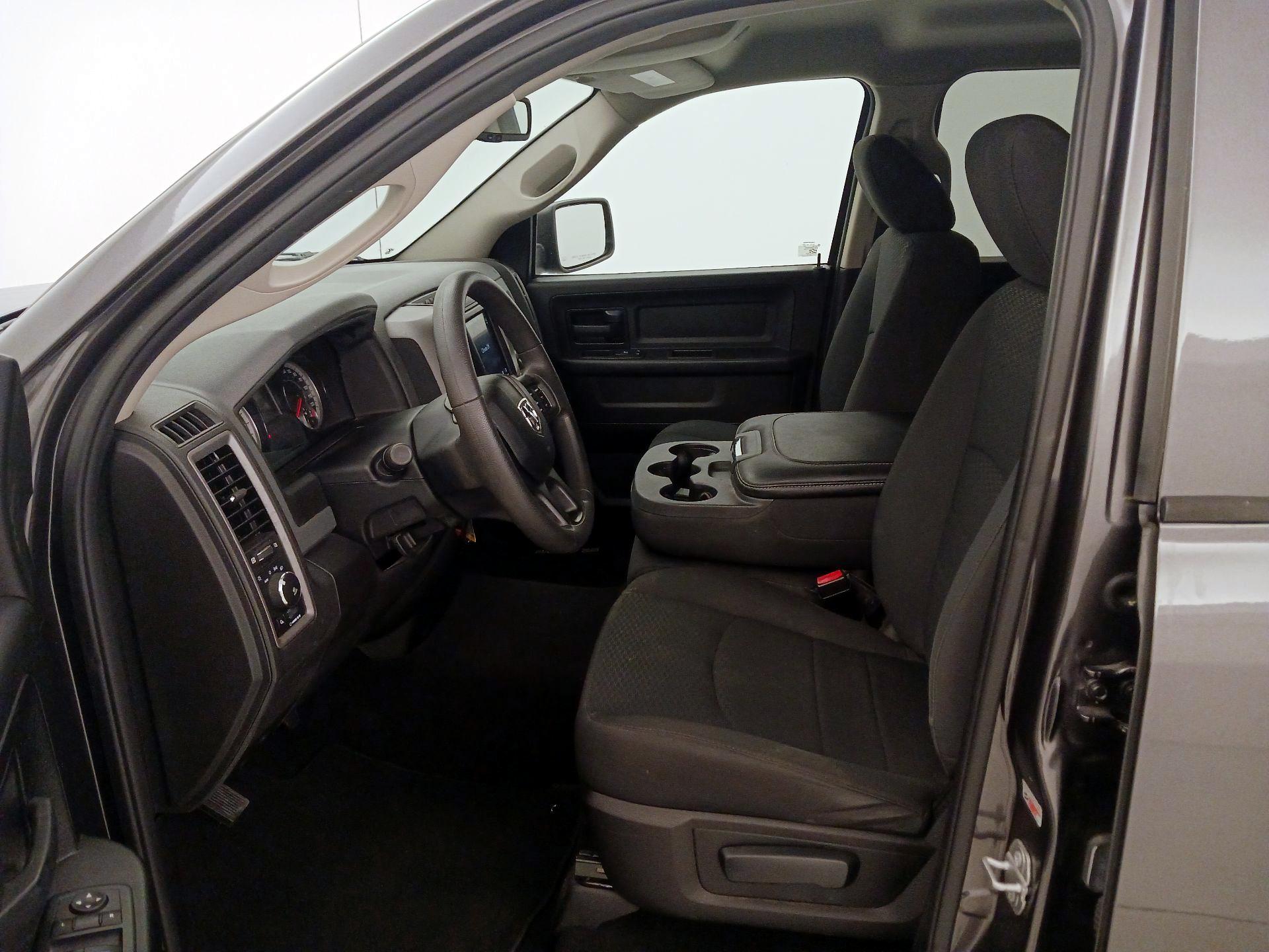 Thumbnail: 2019 RAM 1500 Classic - 11