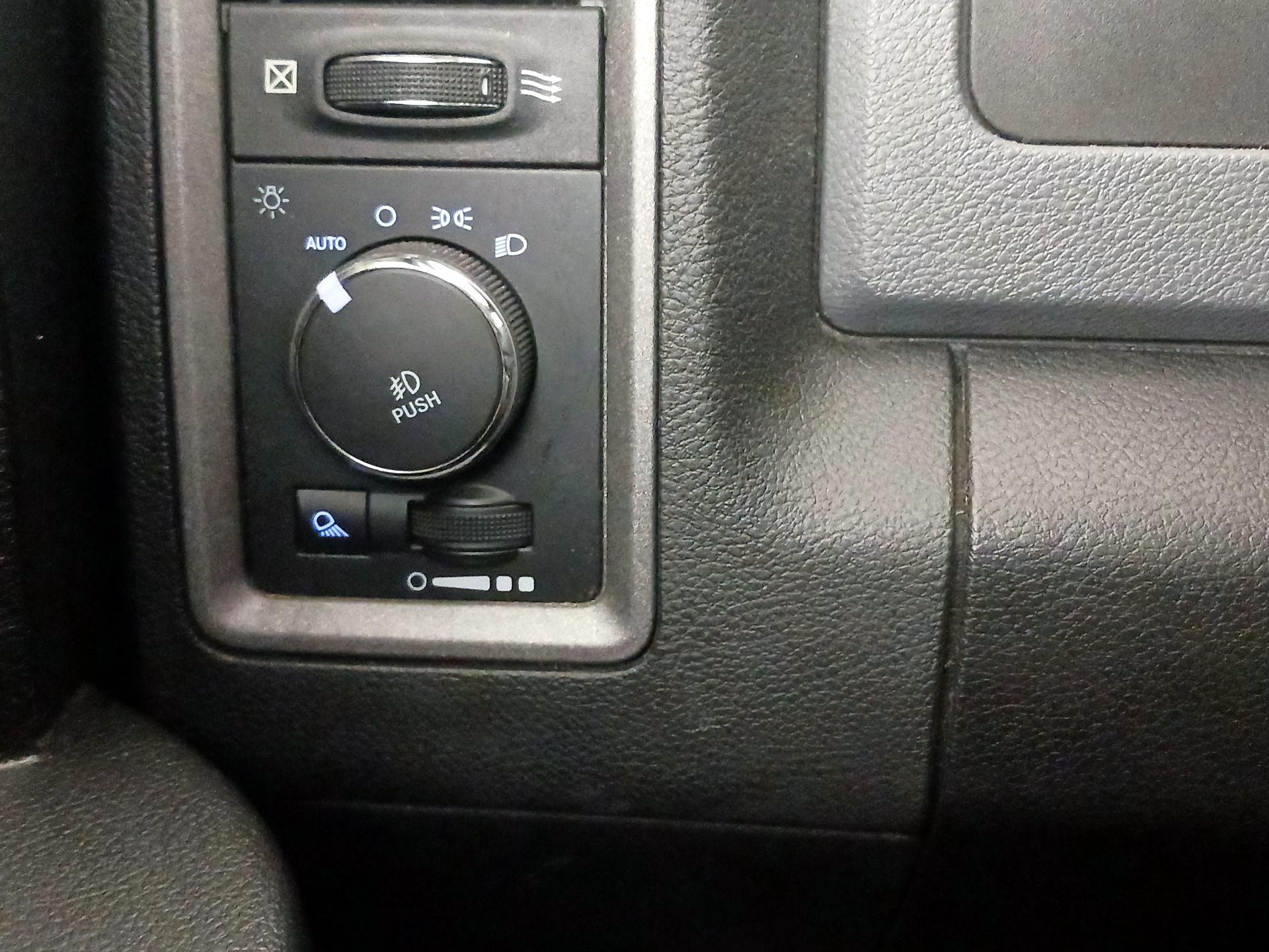 Thumbnail: 2019 RAM 1500 Classic - 13