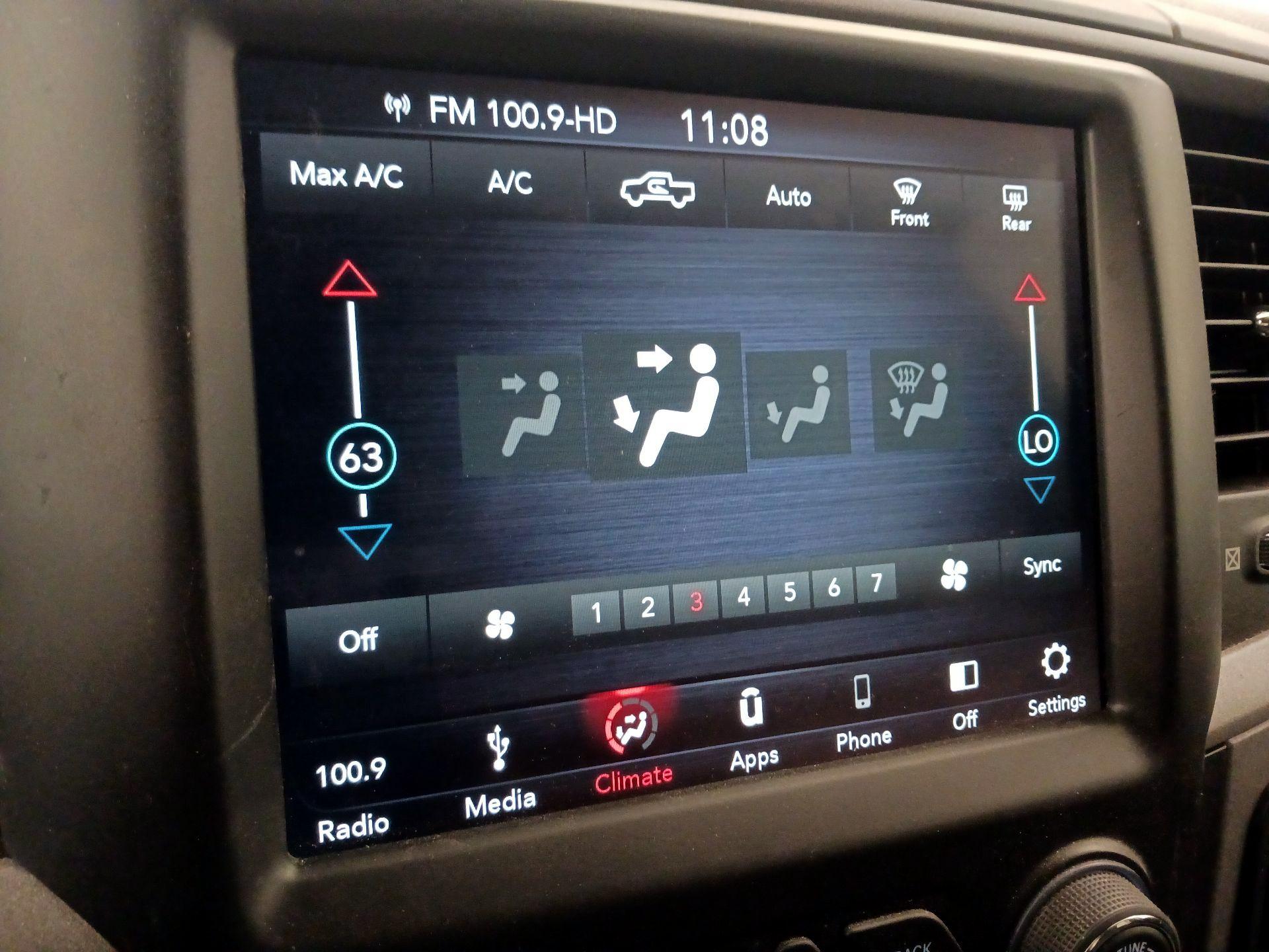 Thumbnail: 2019 RAM 1500 Classic - 16