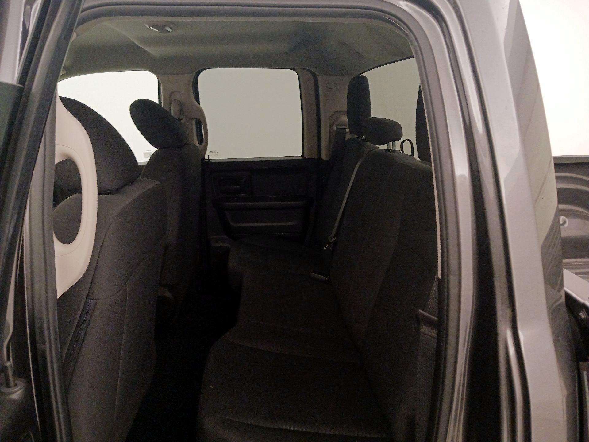 Thumbnail: 2019 RAM 1500 Classic - 19