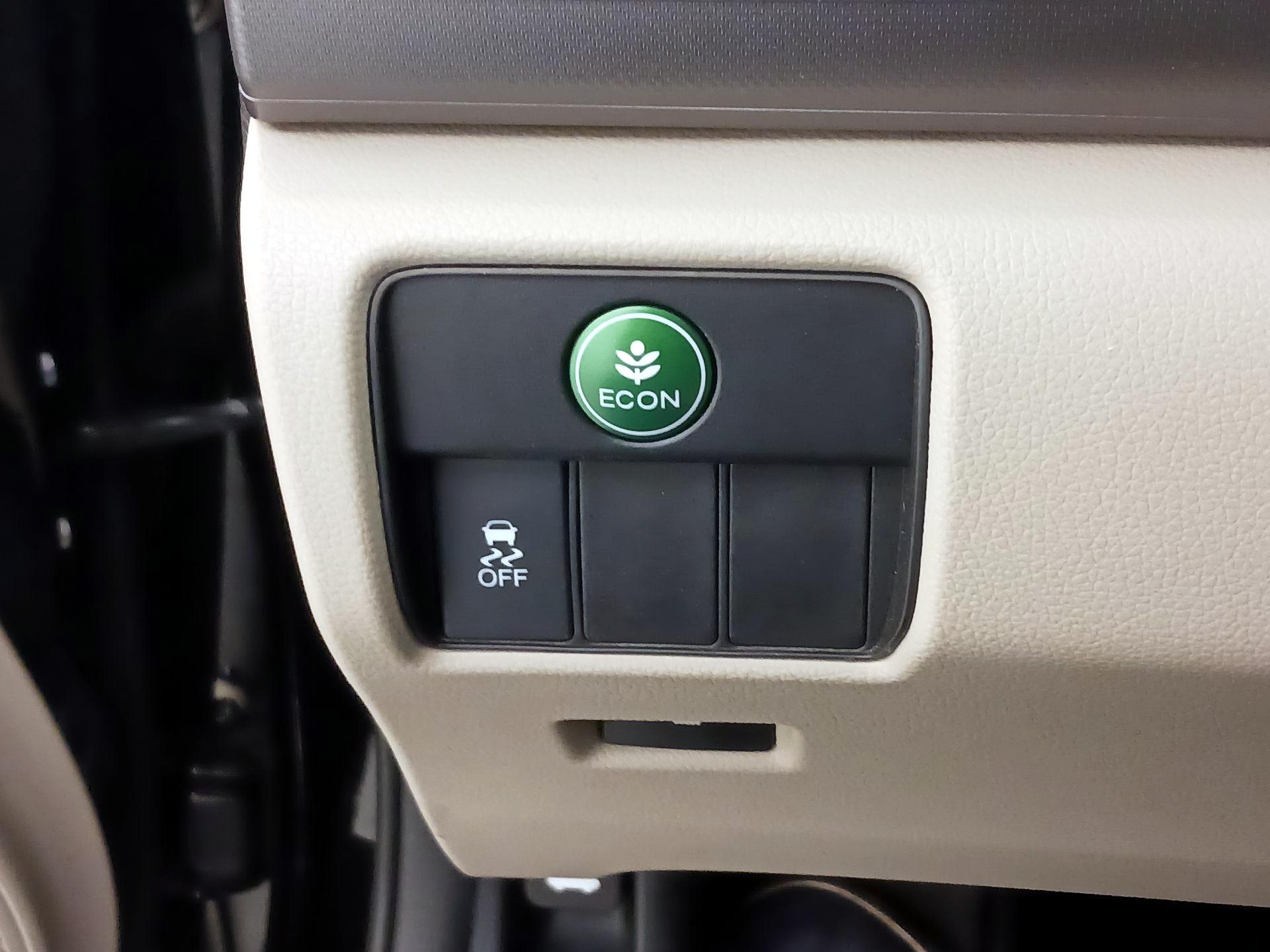 Thumbnail: 2015 Honda Accord - 13