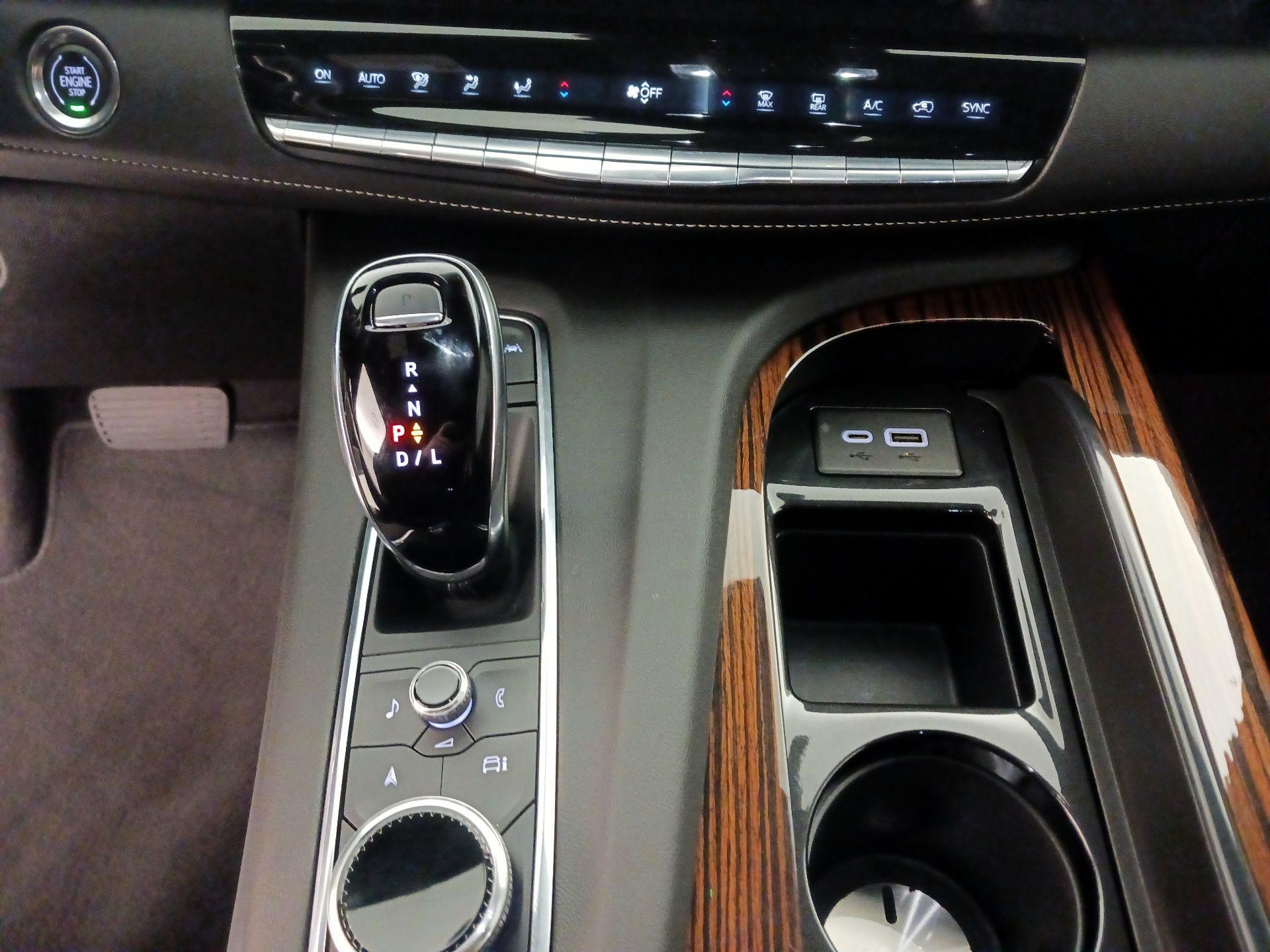 Thumbnail: 2023 Cadillac Escalade - 18