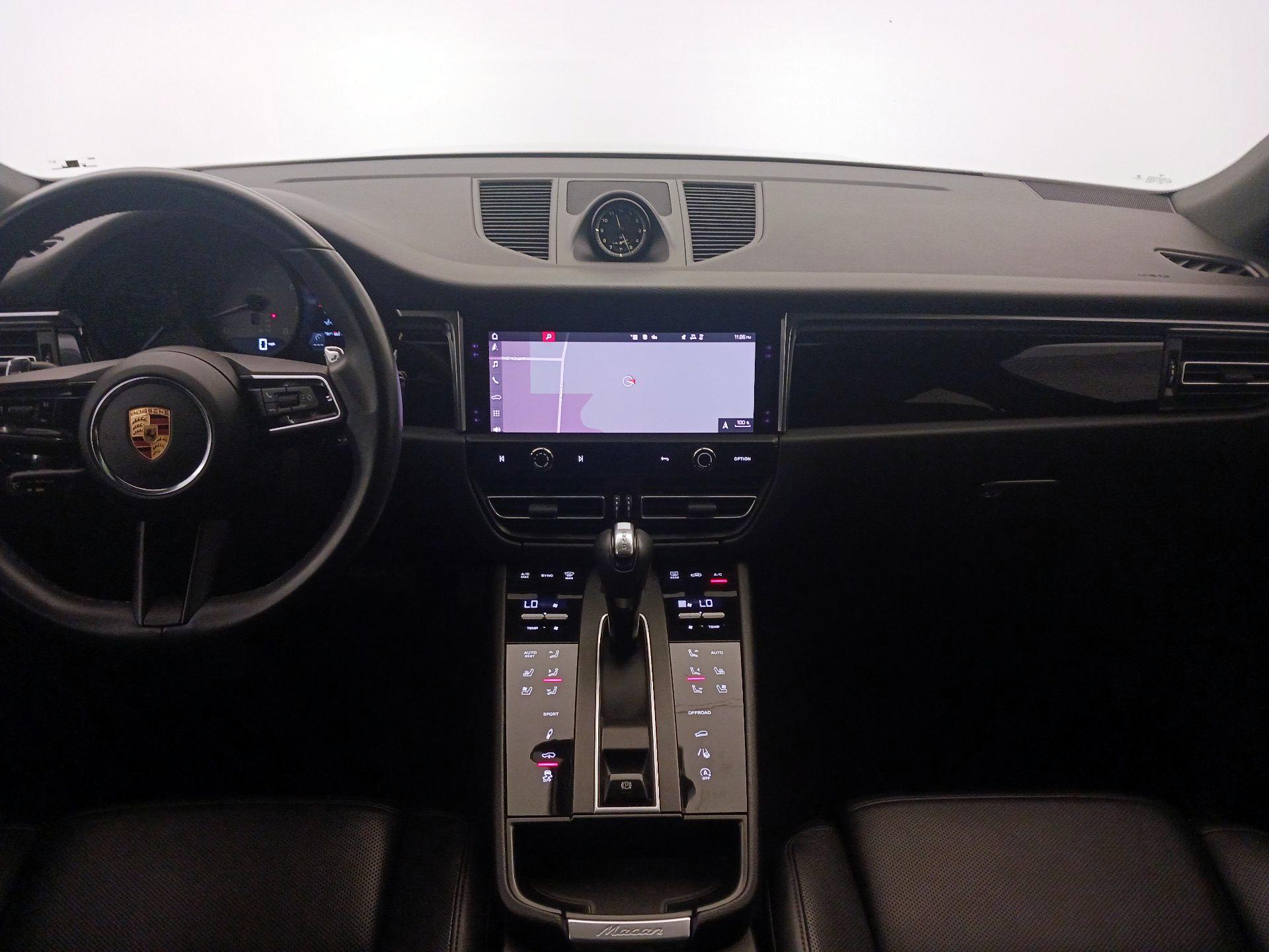 Thumbnail: 2022 Porsche Macan - 9