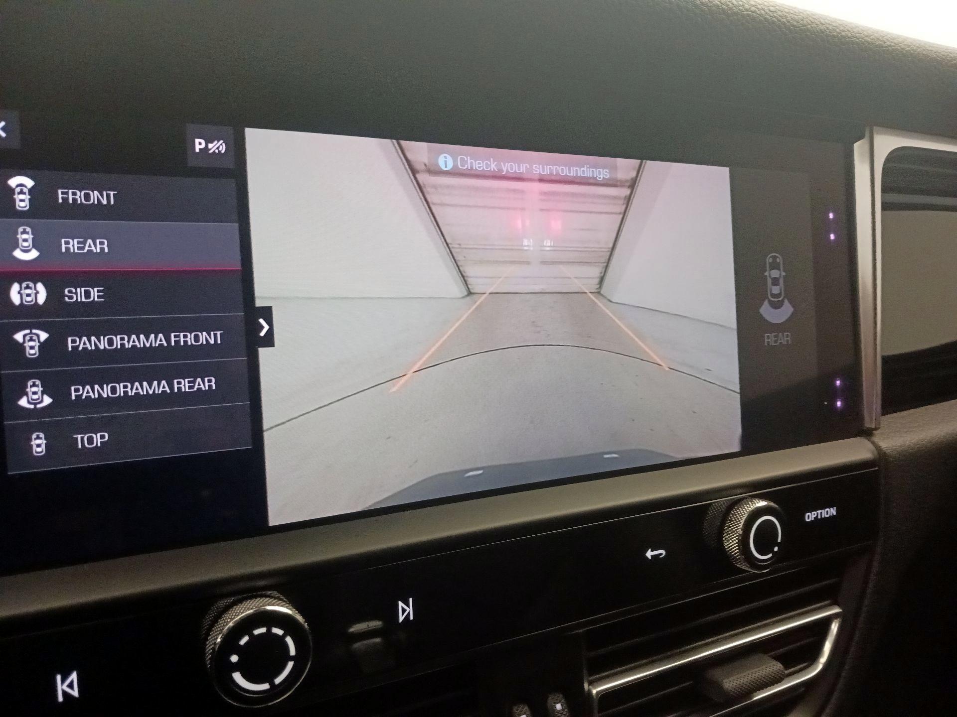 Thumbnail: 2022 Porsche Macan - 15