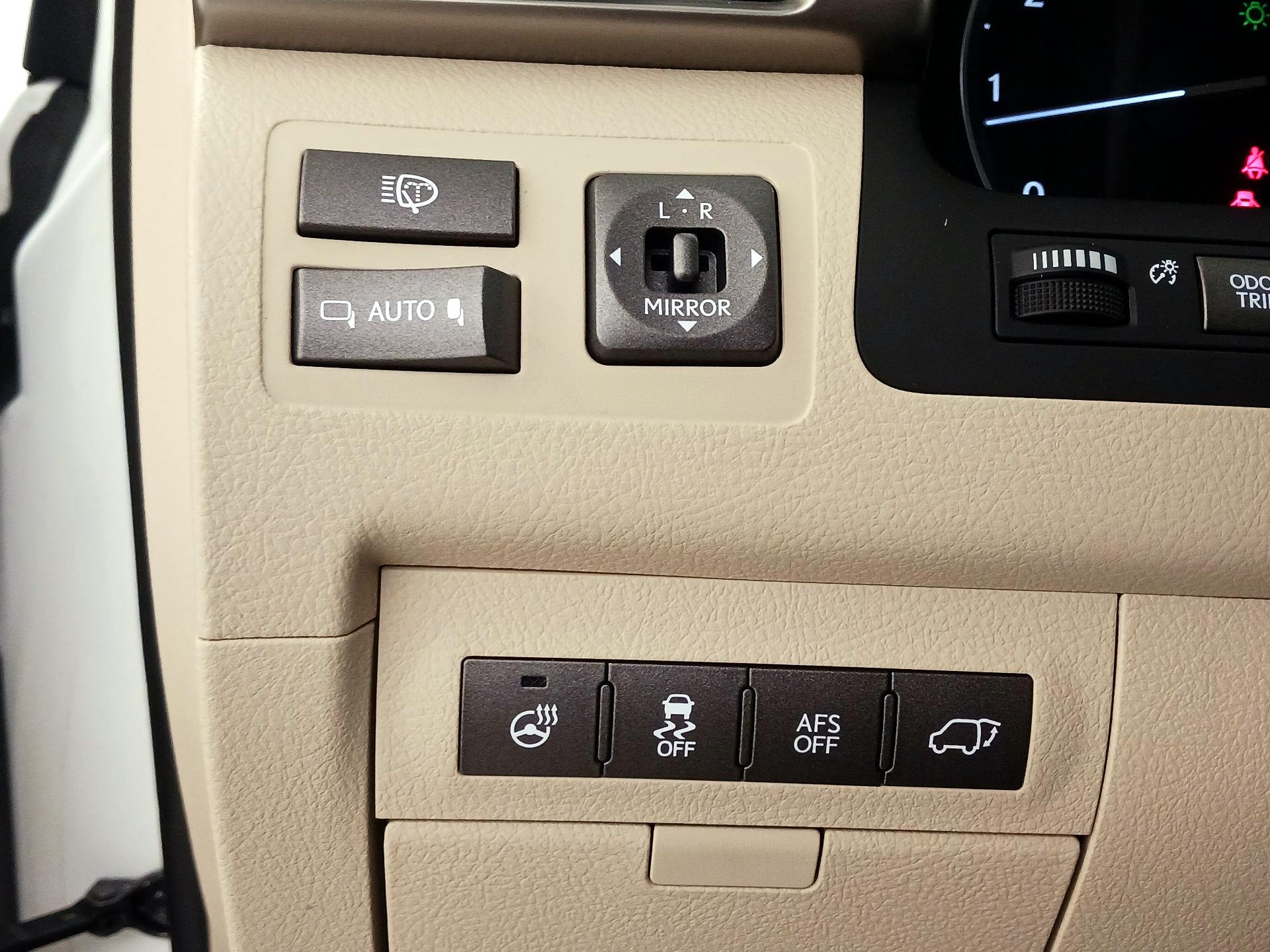 Thumbnail: 2014 Lexus LX - 13