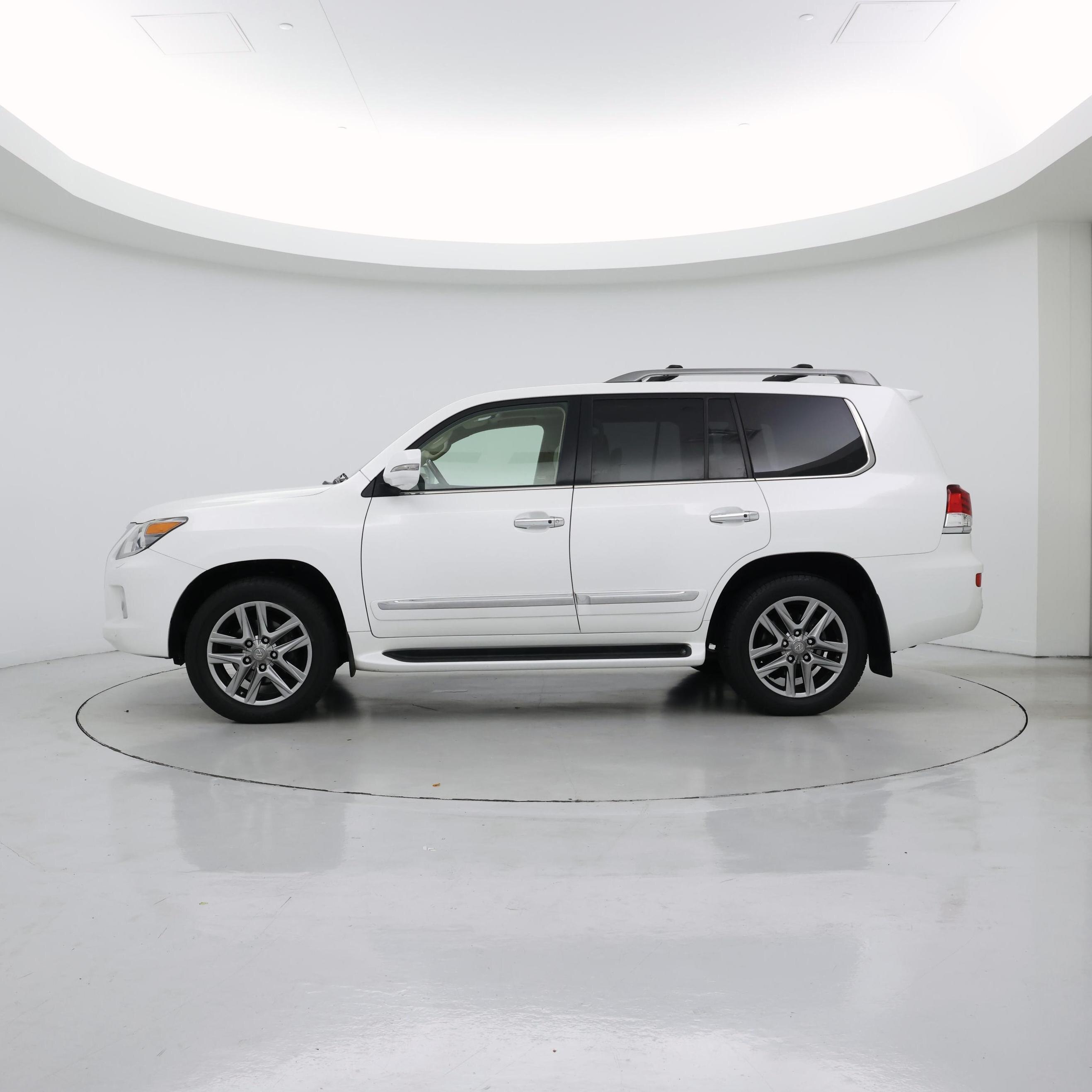 Thumbnail: 2014 Lexus LX - 3