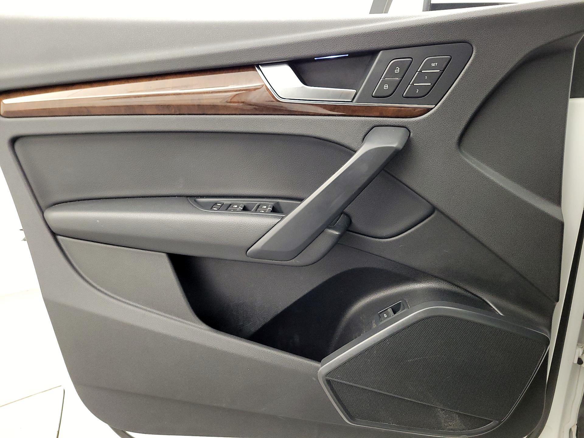 Thumbnail: 2020 Audi Q5 - 12