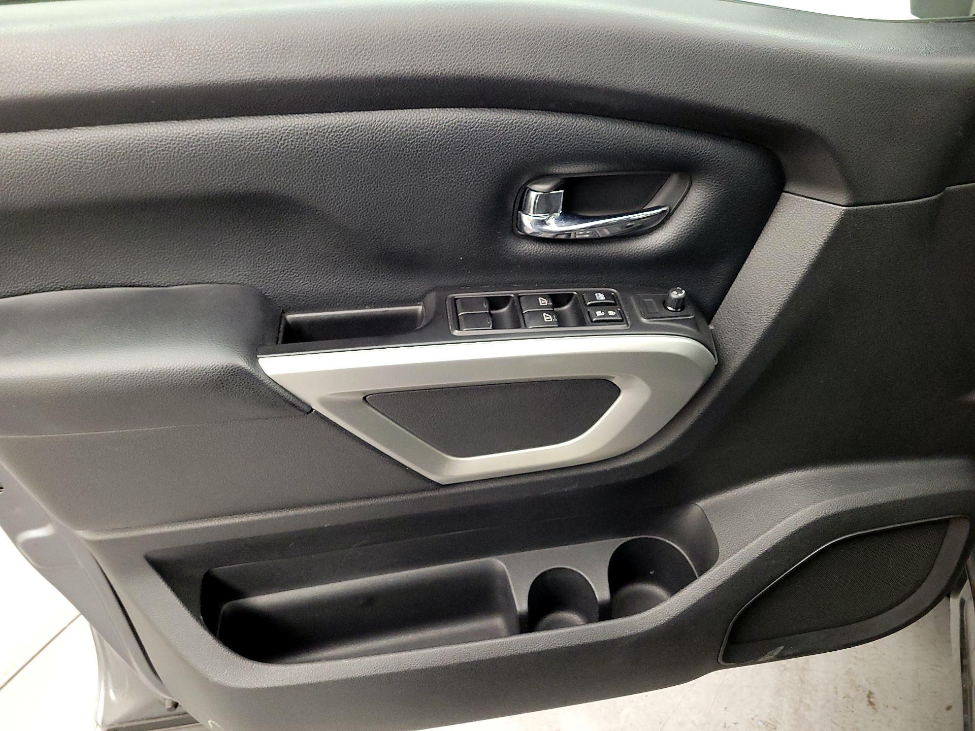 Thumbnail: 2018 Nissan Titan - 12