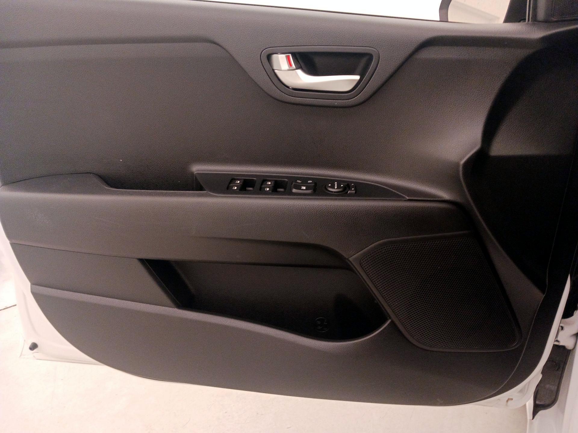 Thumbnail: 2023 Kia Rio - 12