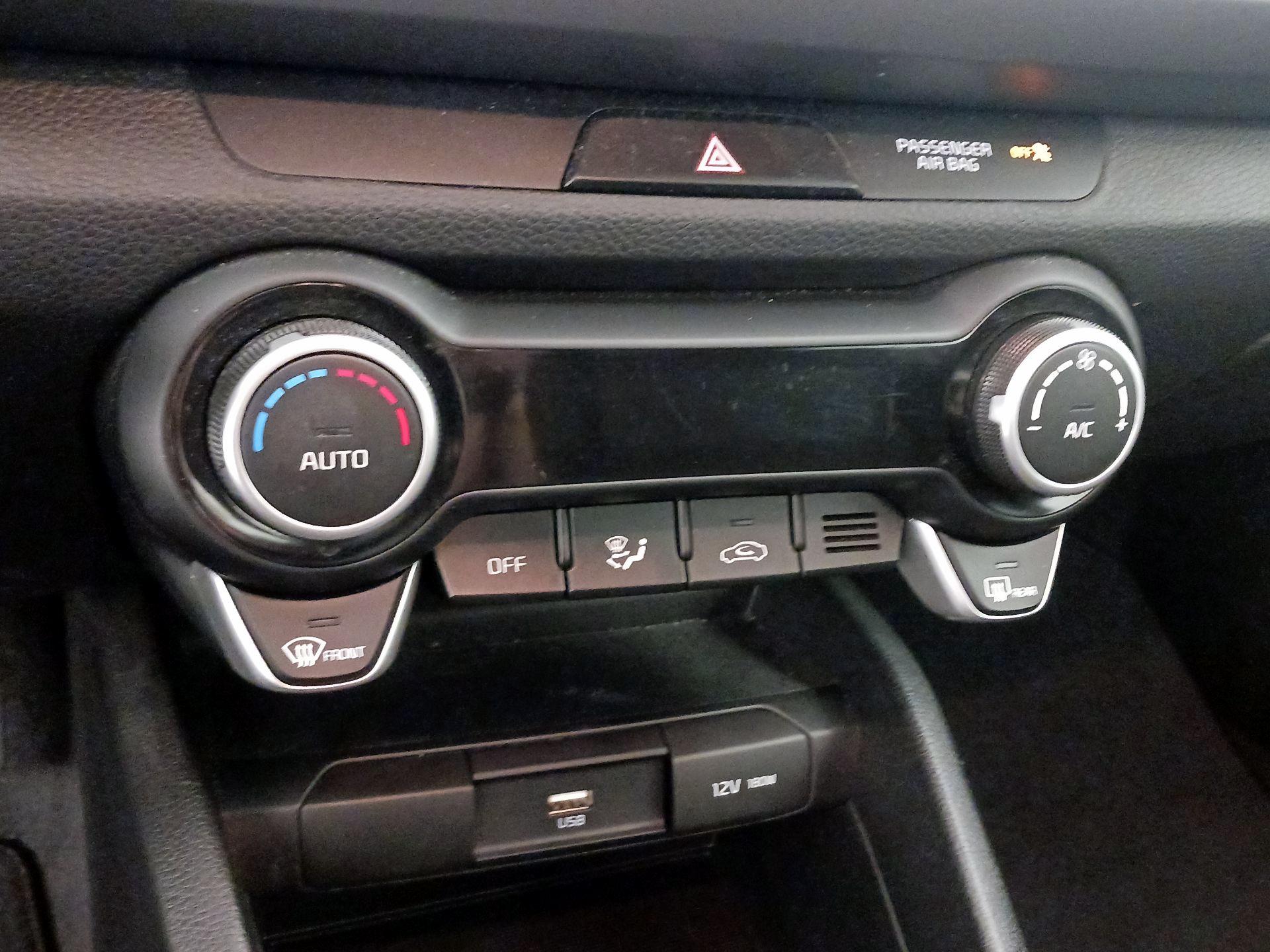 Thumbnail: 2023 Kia Rio - 16