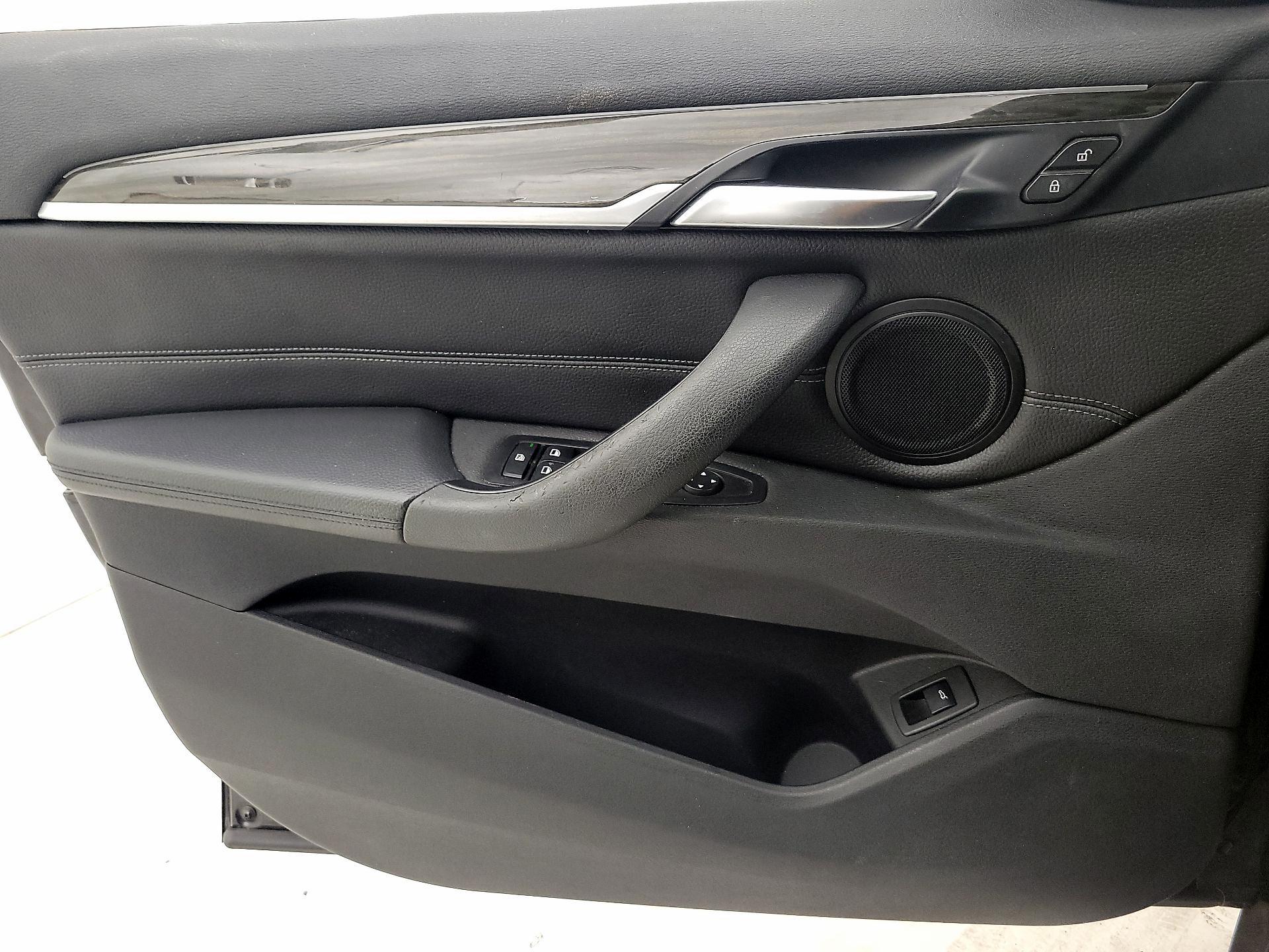 Thumbnail: 2017 BMW X1 - 12