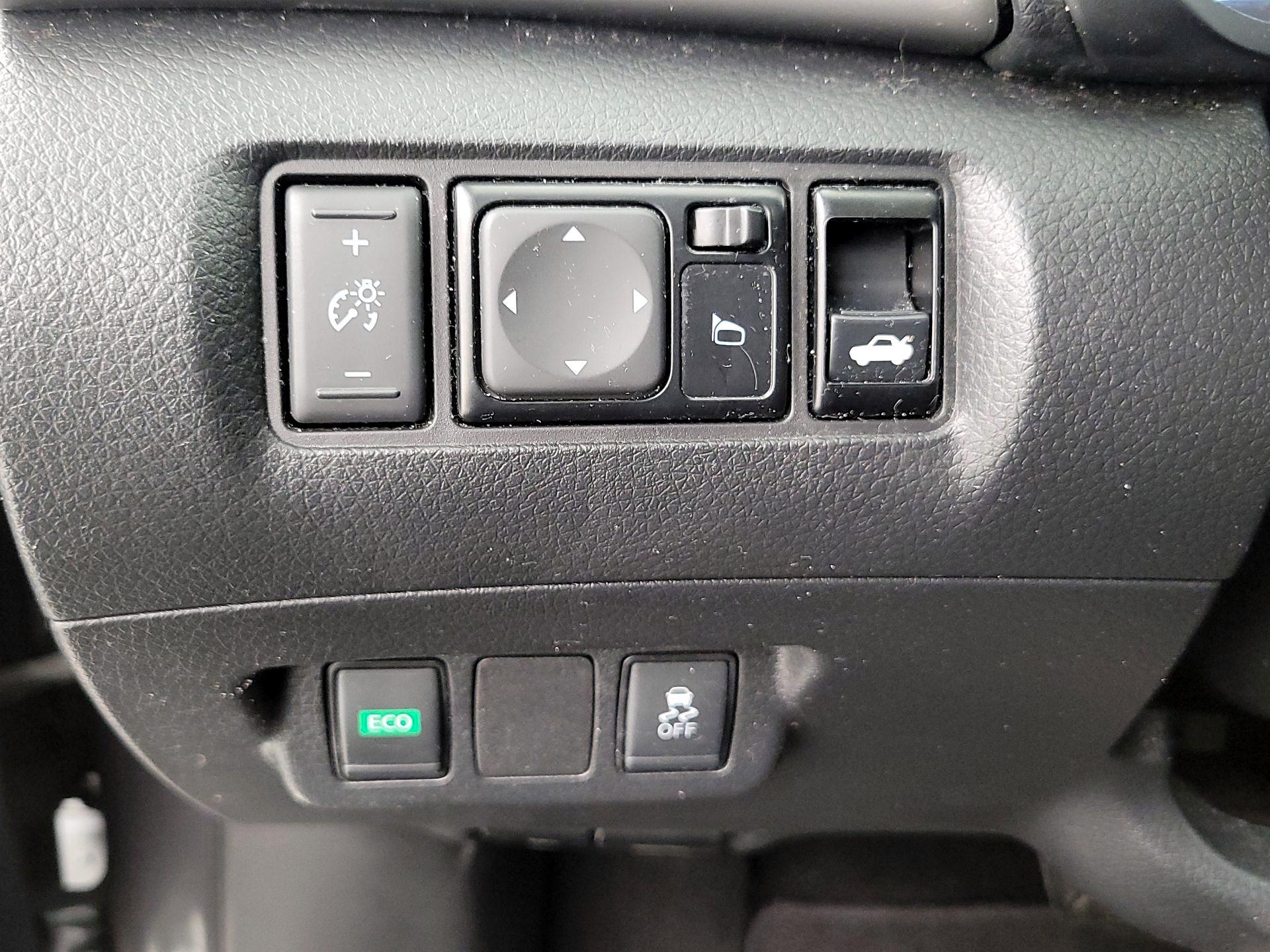 Thumbnail: 2019 Nissan Sentra - 13