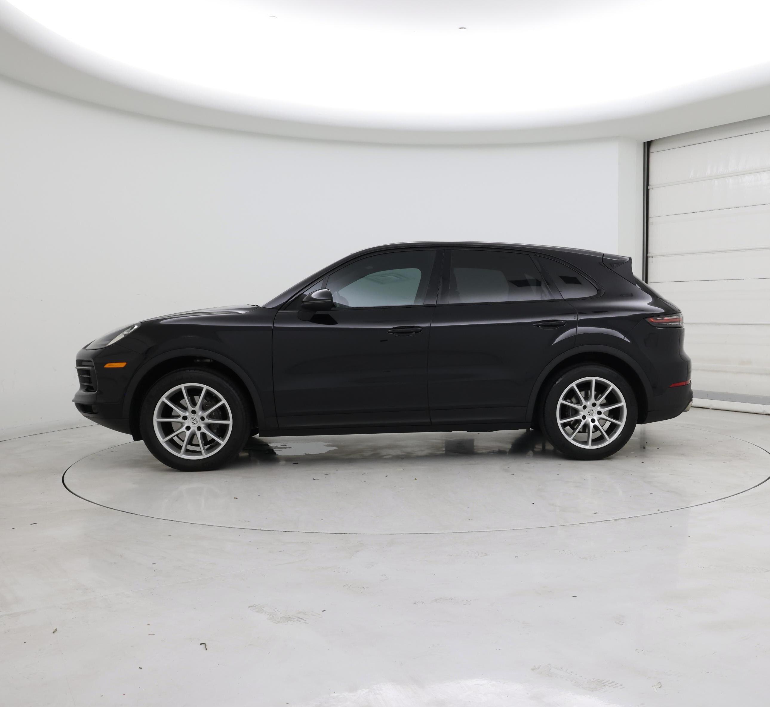 Thumbnail: 2019 Porsche Cayenne - 3