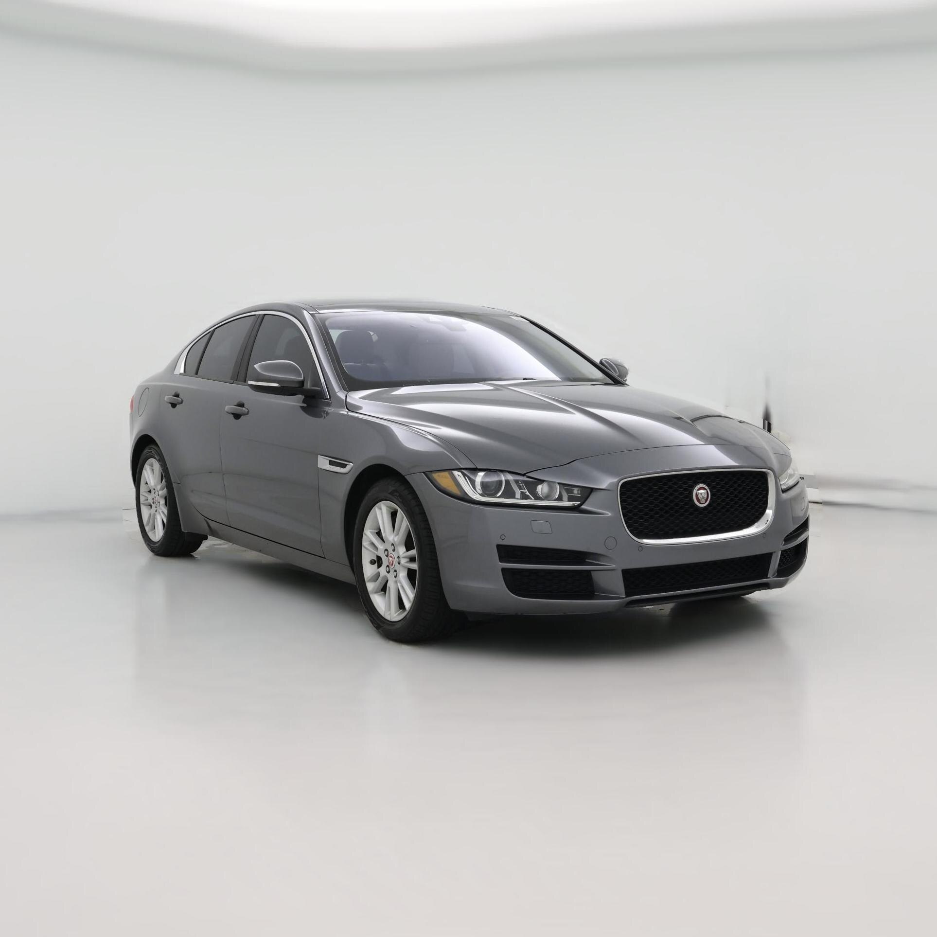 Thumbnail: 2017 Jaguar XE - 1