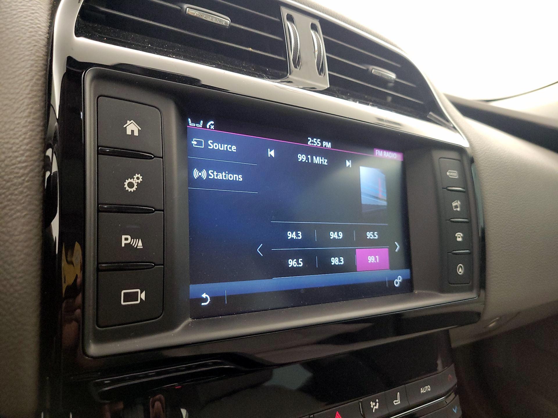 Thumbnail: 2017 Jaguar XE - 15